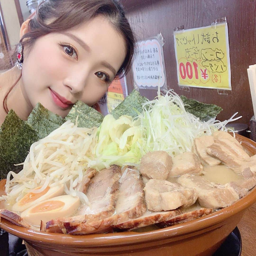 ますぶちさちよさんのインスタグラム写真 - (ますぶちさちよInstagram)「地元の行きつけのラーメン屋「吉祥」さんでさちよスペシャルを作ってもらった♡5キロ超えの夢のラーメン🥺 見てください！！！ ※この動画は2月に撮影をさせてもらいました🙇‍♀️ https://youtu.be/_yCW3ideCWA  #大食い女子　#爆食ますぶちさちよチャンネル　#ますぶちさちよ　#家系ラーメン　#ラーメン吉祥　#横須賀　#ラーメン」5月3日 18時09分 - sachiyomasubuchi___