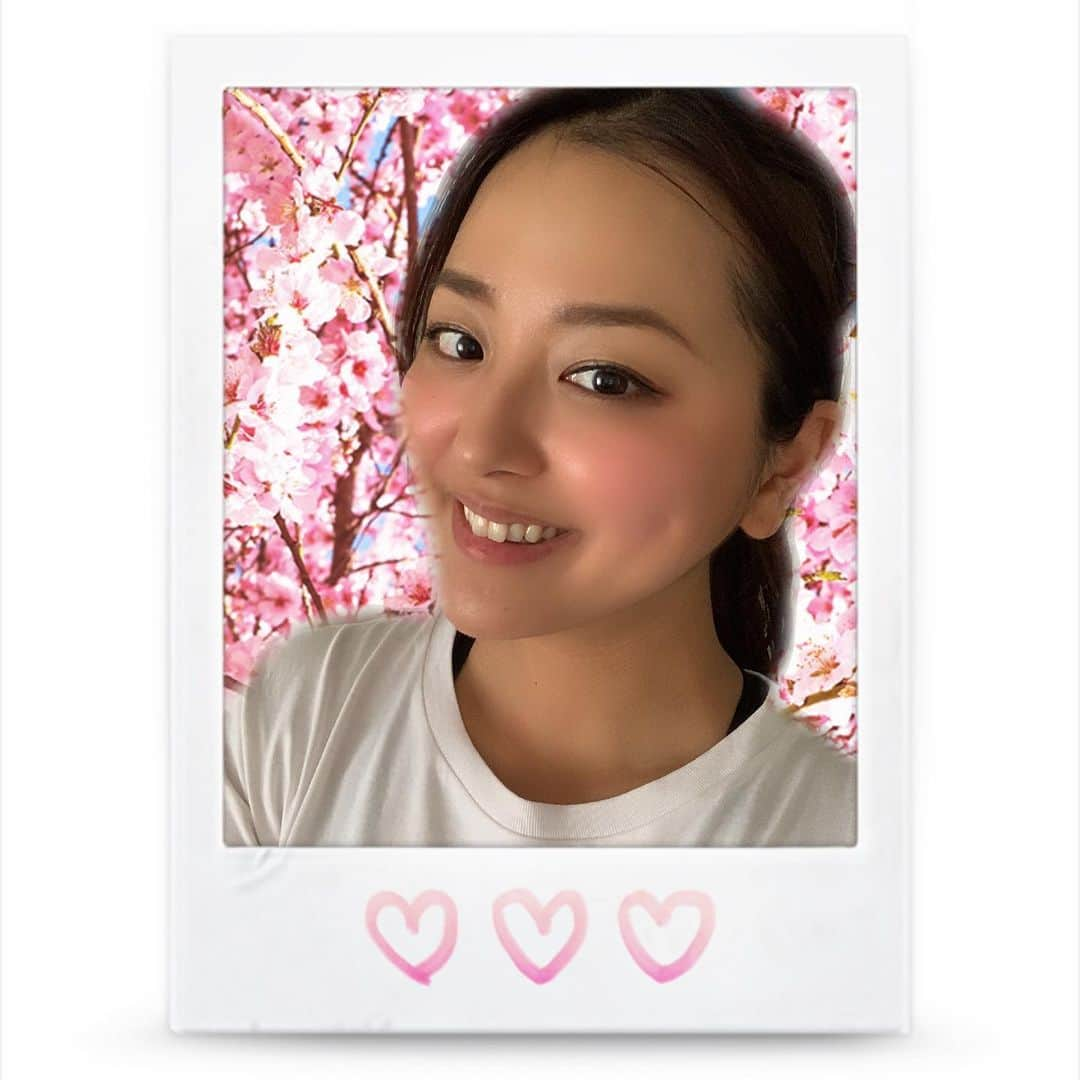 長沢美月さんのインスタグラム写真 - (長沢美月Instagram)「アプリで桜とコラボ🌸 気分だけでもお花見感覚😂笑 加工がすごい。笑」5月3日 18時19分 - _mizuki_0212