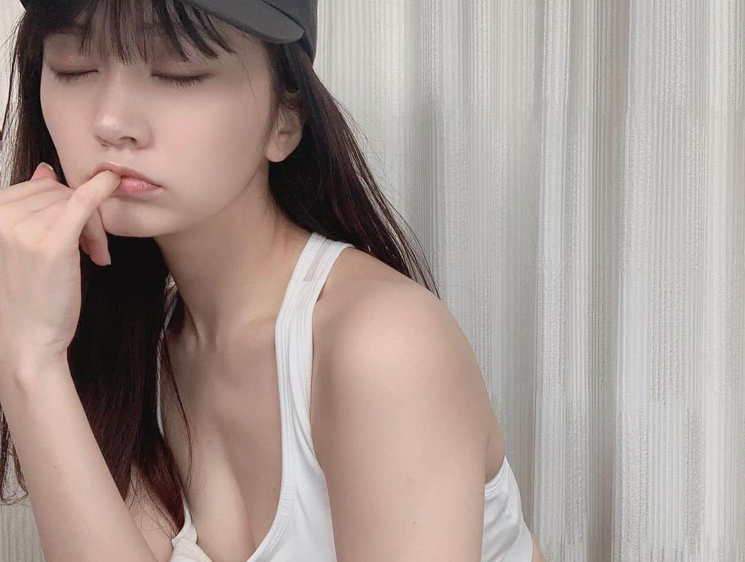 浜田翔子さんのインスタグラム写真 - (浜田翔子Instagram)「アプリのフィルターでこんな 変わる 暗い方が鍛えた身体ぽい🤣 🏋️‍♀️🧘‍♂️💪ムキムキきんにく！」5月3日 18時29分 - shoko_hamada