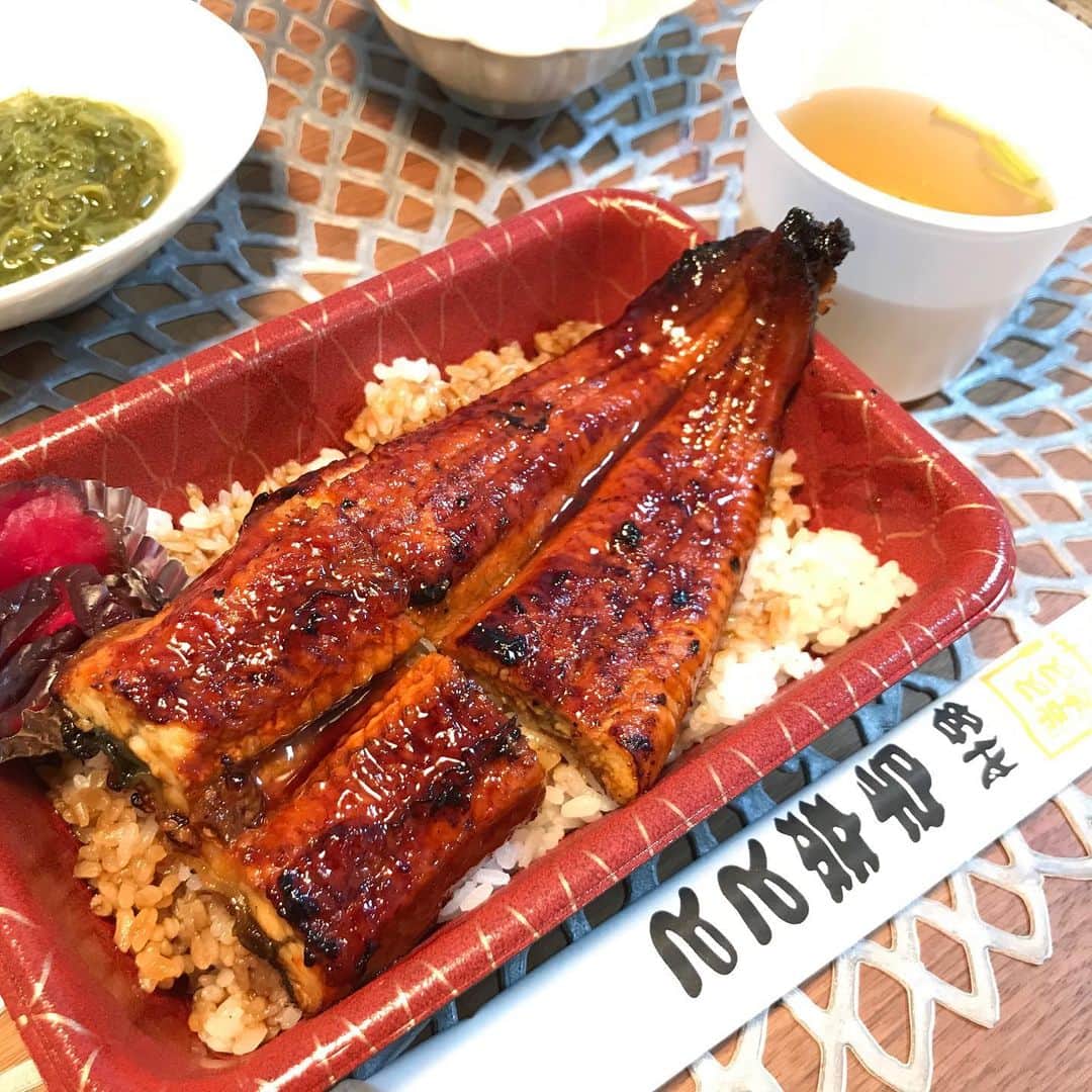 Hikari Noguchi 野口 光さんのインスタグラム写真 - (Hikari Noguchi 野口 光Instagram)「何気に自分で（というか家族で）使うのは初のUber Eats。私がどうしてもうなぎが食べたくて初めて使ってみました。Uber Eatsの方々ありがとうございます！ #ubereats #uber #うなぎ #うな重」5月3日 18時41分 - hikari_noguchi
