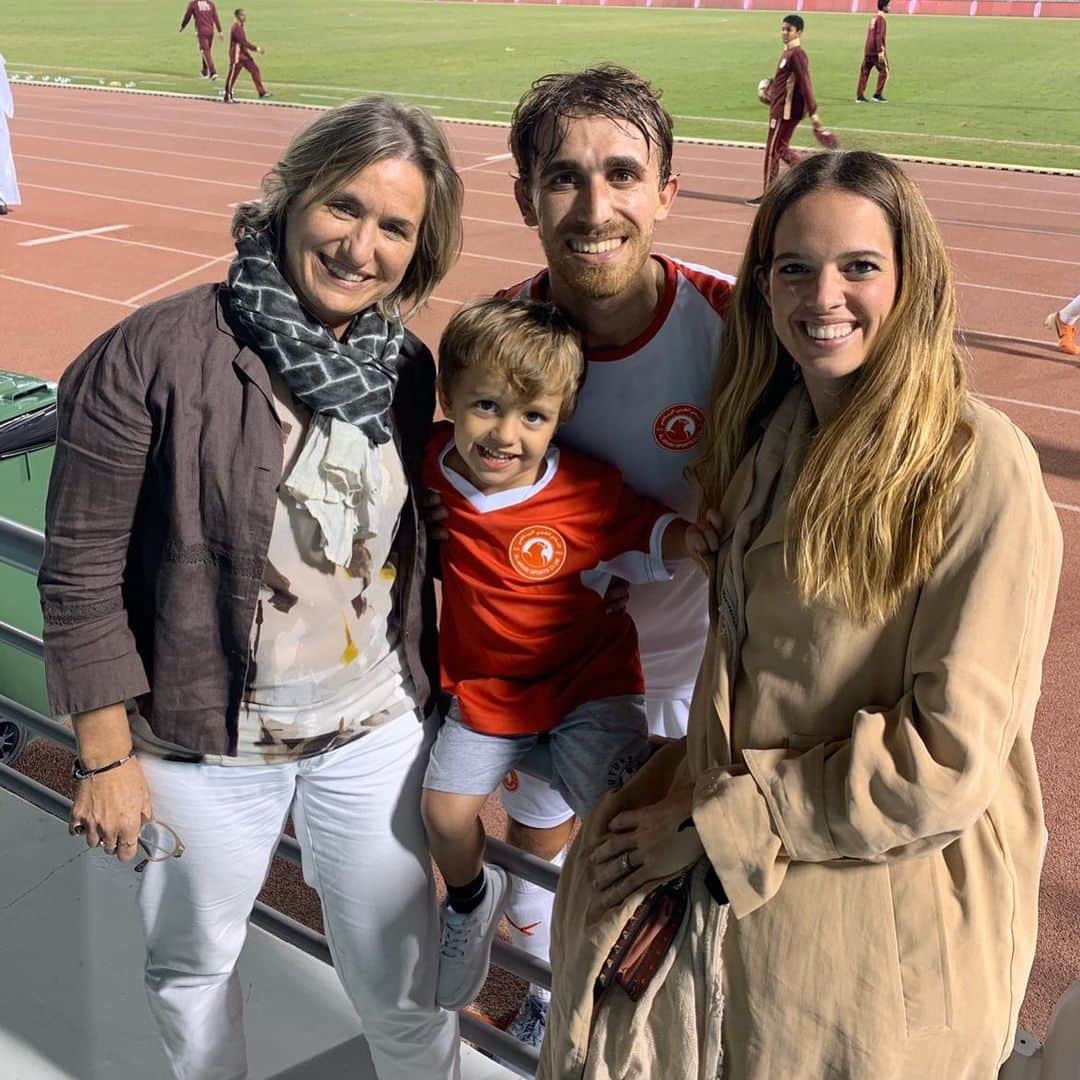 マルク・ムニエッサのインスタグラム：「Happy Mother’s Day!! Us estimem guapes❤️😘」