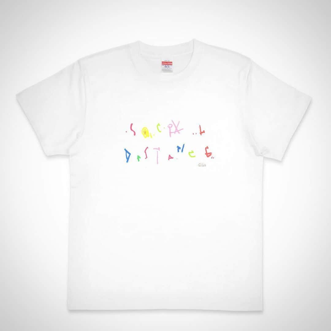 中澤希水さんのインスタグラム写真 - (中澤希水Instagram)「・ ・ お陰様で、STAYHOME Tシャツに沢山のご注文を頂きました。ありがとうございます！！まだ届いてない方少々お待ちくださいませ！！出来上がり次第速攻で送ります！！ ・ ・ そして、今しばらく続く模様の自粛生活に伴い、あのTシャツもう買えないの？というお声を頂いております。 ・ 重ねて、STAY HOME Tシャツ、素敵だけど外に着て行くの気まずいから外出時に着れるのも作って〜とか、アマビエも〜なんてお声を頂き、可能な限り要望に応えたいと思い、添付画像の3種(白のみ)を受付締切5/15、お渡し6月上旬で対応させて頂く事にしました。 ・ ・ ・ もしご興味あれば是非！！ ・ ・ ・ ------------------------------------------ ・ ・ 【 STAY HOME  Tシャツ・ロンT 】 【 SOCIAL DISTANCE  Tシャツ・ロンT 】 【 アマビエ　Tシャツ・ロンT 】 ・ 【料金】(税込・送料込) ・Tシャツ  5940円 ・ロンT  8360円 ・ 【サイズ】 ・S・M・L・XL ・ ＊Tシャツ、ロンT共に僕もお気に入りのUnitedAthle製の5.6oz。繰り返し洗ってもヨレない首リブ、型崩れしないボディで適度な厚さがあり長く使える高品質なTシャツです。 ・ ・ロンT  S  着丈65身幅49袖丈60(Tシャツ19) ・ロンT  M  着丈69身幅52袖丈62 (Tシャツ20) ・ロンT  L  着丈73身幅55袖丈63 (Tシャツ22) ・ロンT  XL  着丈77身幅58袖丈64 (Tシャツ24) ＊着丈と身幅はTシャツも同じです。 ・ ・ 【 予約受付締切 】5/15(金) ・ ＊発送はGWをまたぐこともあり、6月上旬を予定しています。 ・ ◎ご希望の方はDMに ・お名前 ・送付先ご住所(郵便番号・電話番号含) ・型(デザイン・TシャツorロンT) ・サイズ(S.M.L.XL) ・枚数 をお送りください。 ・ ＊お支払いはお振込とさせて頂きますのでご注文時にメールにてお知らせ致します。 ・ ・ よろしくお願いします。 ・ ・ ・ 希水 ・ ・  #socialdistance #アマビエ#stayhome #stayhometshirt #tシャツ #ロンt #おうち時間 #コロナウイルス感染拡大防止 #書道 #中澤希水 #Japanesecalligraphy #shodo  #kisuinakazawa  #art  #書道家 #handwriting  #abstract_art #abstractdrawing  #minimalstyle #minimalart #minimalculture #inkdrawing #inklife #kisui_archive」5月3日 19時07分 - kisui_nakazawa