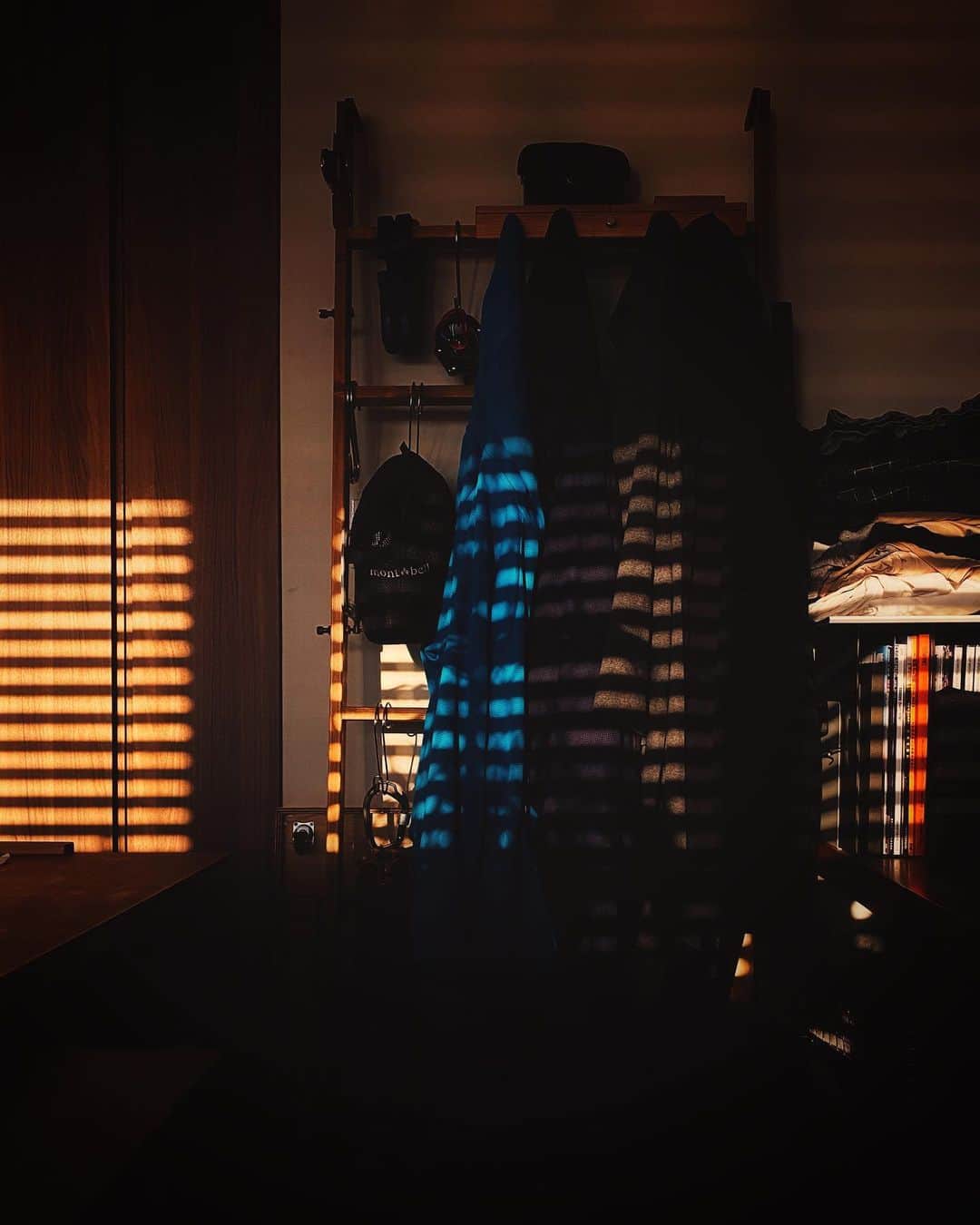 ima_ju / Jun Iのインスタグラム：「. . Quiet Evening | 今日も陽がくれて... #stayhome . . . ::」
