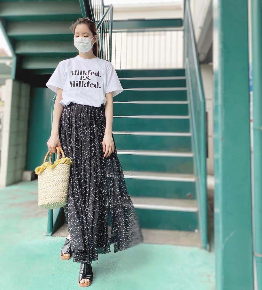 布川桃花さんのインスタグラム写真 - (布川桃花Instagram)「ぜーんぶ初おろしの #momoka_fashion 🌈﻿ ﻿ ロザリーのスカートはスリットが﻿ 入っててめちゃめちゃ可愛い🥺♥️﻿ ﻿ #milkfed #おうちでミルフェ﻿ #rosarymoon #levernis  #snidel」5月3日 20時28分 - momoka_fukawa