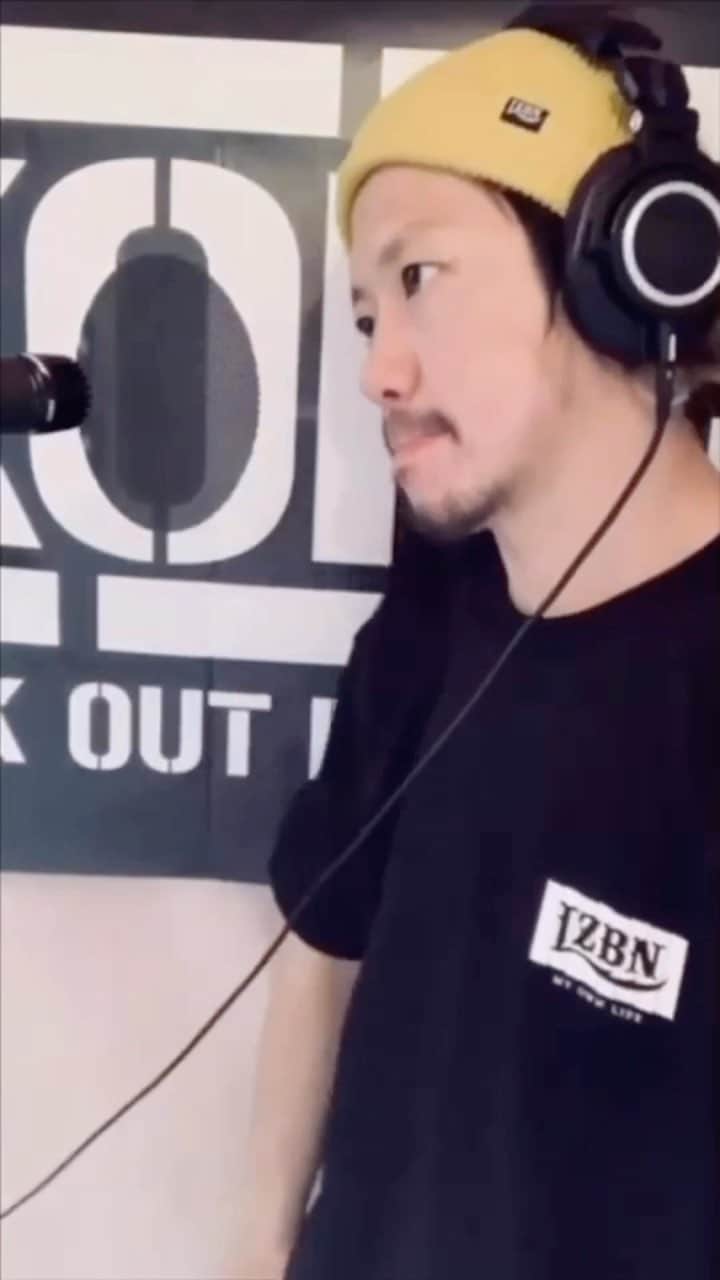 安床武士のインスタグラム：「シュンさんが始めた #勝手にfeaturing シリーズ。 曲が格好良かったのでスケート映像で乗っかってみました🙌 こういう時でも楽しめる方法！ 1人でも多くの人に楽しんでもらえれば嬉しい！ @kom_official1002  @onelifestudio2019  @lzbn_official  @rollinrock167  @usdskates  @goodskates_inc  #knockoutmonkey #takeshiyasutoko #安床武士 #rollerblading #インラインスケート #ローラーブレード #コラボ #シュンさんから許可もらってアップしてます」
