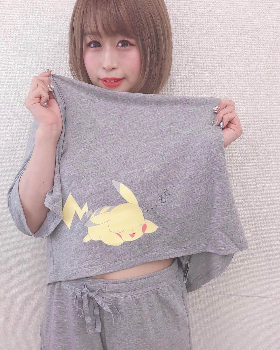 前田のののインスタグラム：「ピカチュウっ かわいーっ！！！ https://youtu.be/LaAvu_69pBQ  #gu #ポケモン#前田のの」