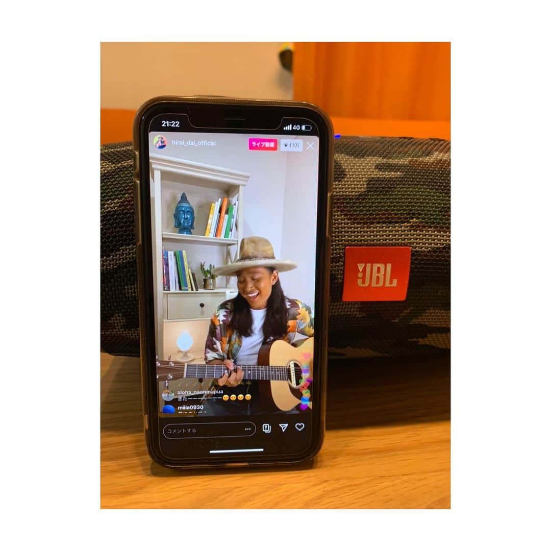 平中克幸のインスタグラム：「. 子供達は任天堂スイッチで北海道の ジイジ、バアバ、従兄弟たちとあつ森 . . 私達は平井大のインスタライブ♫ . . ありがとう♫♫ . . #平井大 #インスタライブ #JBL #最高」