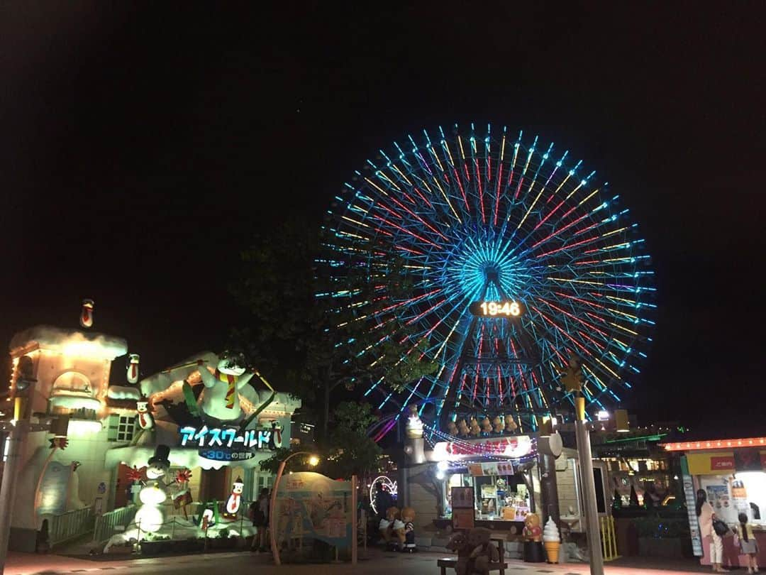 トロたんさんのインスタグラム写真 - (トロたんInstagram)「トロたんと旅するIN神奈川 人生でいちばんご飯食べてたときだなぁ(-ω-) 横浜中華街の横浜大飯店さん の食べ放題お気に入りで月一で行ってた(・▽・） 杏仁ソフト6個とか余裕で食べてたころ🐖笑、 #トロたんと旅する #神奈川 #神奈川県 #神奈川観光 #神奈川グルメ #横浜中華街 #中華街 #横浜大飯店 #食べ放題 #象の鼻テラス #みなとみらい #マリンアンドウォーク  #tbt  #旅スタグラム #旅行 #旅行好き女子 #観光 #たびすたぐらむ  #Japanese #japanesegirl  #selfie #Japan #Japantrip #Japantravel #animal #女子旅  #旅 #trip #travel #photo」5月3日 21時47分 - torotan_tan