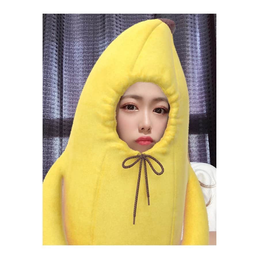 森田彩花のインスタグラム：「ばにゃにゃ〜🍌🍌🍌 . #おうち時間 #暇 #snow #バナナ #コメよろ #いいねよろ」