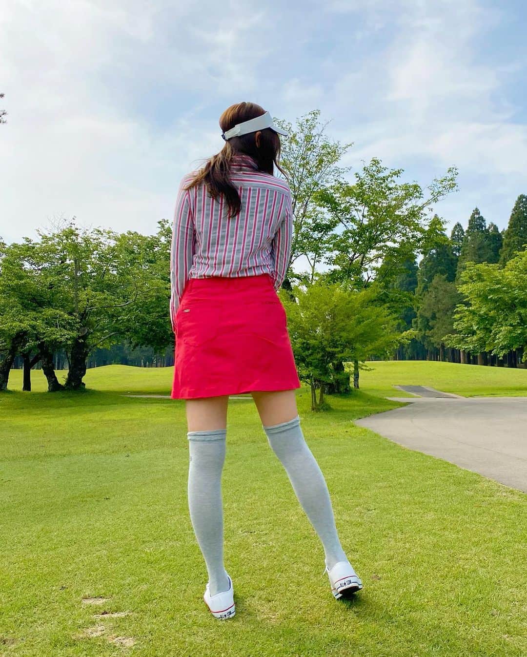 中島亜莉沙さんのインスタグラム写真 - (中島亜莉沙Instagram)「最近暖かくなってきたね☺️☀️﻿ ゴルフしたいなーーーー！！！ ﻿ 今日は隅から隅までお掃除したよ🧼﻿ ﻿ #にまいめ﻿ #猿から人間に進化する絵に当てはまりそうな人﻿ ﻿ #golf #standrews #reginagolf #golfwear ﻿ #ゴルフ #ゴルフ女子 #ゴルフウェア #セントアンドリュース #レジーナゴルフ #ステイホーム﻿」5月3日 22時03分 - arisan_days