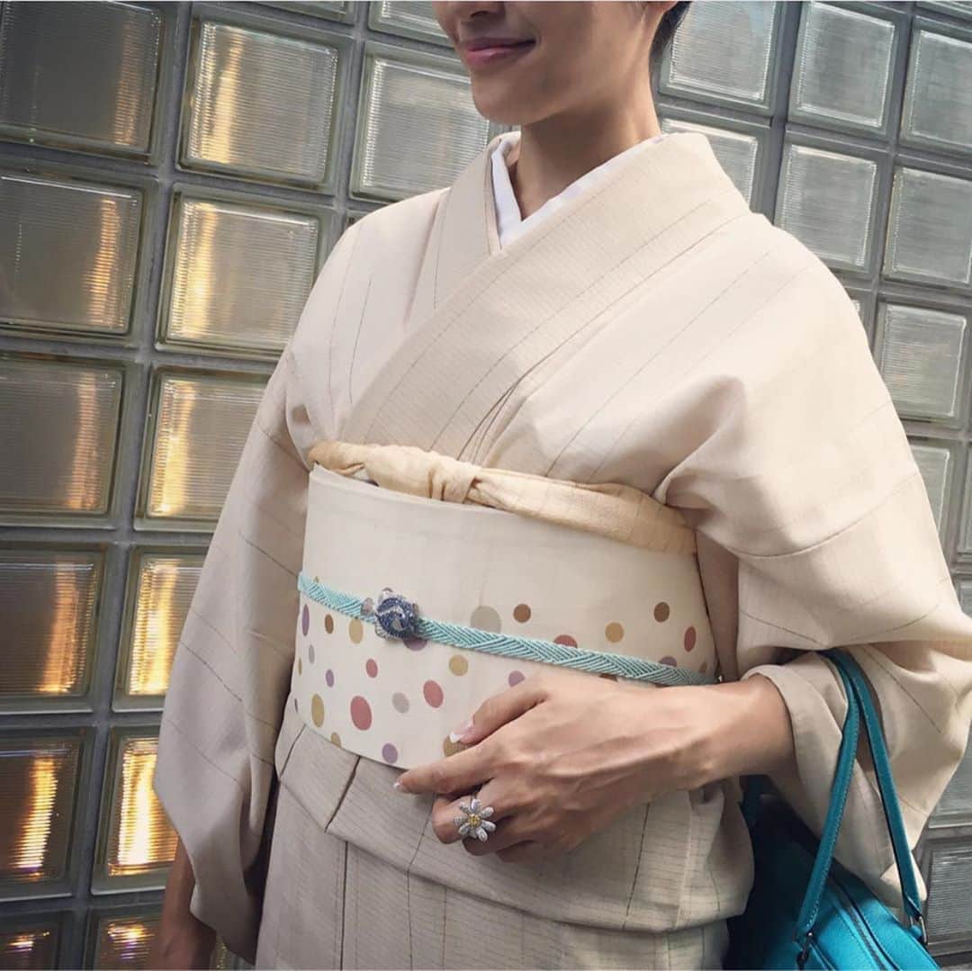 mioさんのインスタグラム写真 - (mioInstagram)「#miokimono  お着物を纏うと背筋が伸びる自分に気づきます。そして、それは何よりも心地が良いのです。 @chihirosuda またお着物でお出かけしたいですね！  FROM @chihirosuda  そして、国内はもちろん、世界から愛されるジュエリーを生み出すBijou de M | MIO HARUTAKAデザイナー、猪突猛進🐗😘のMIOさんにバトンをお繋ぎしたいと思います。  世の中が大きく変化しようとしている今日、継承されるべきものと新しい価値が繋がり素晴らしい世界になっていきますように。  #着物コーデリレー #着物バトンリレー」5月3日 22時31分 - mio_harutaka