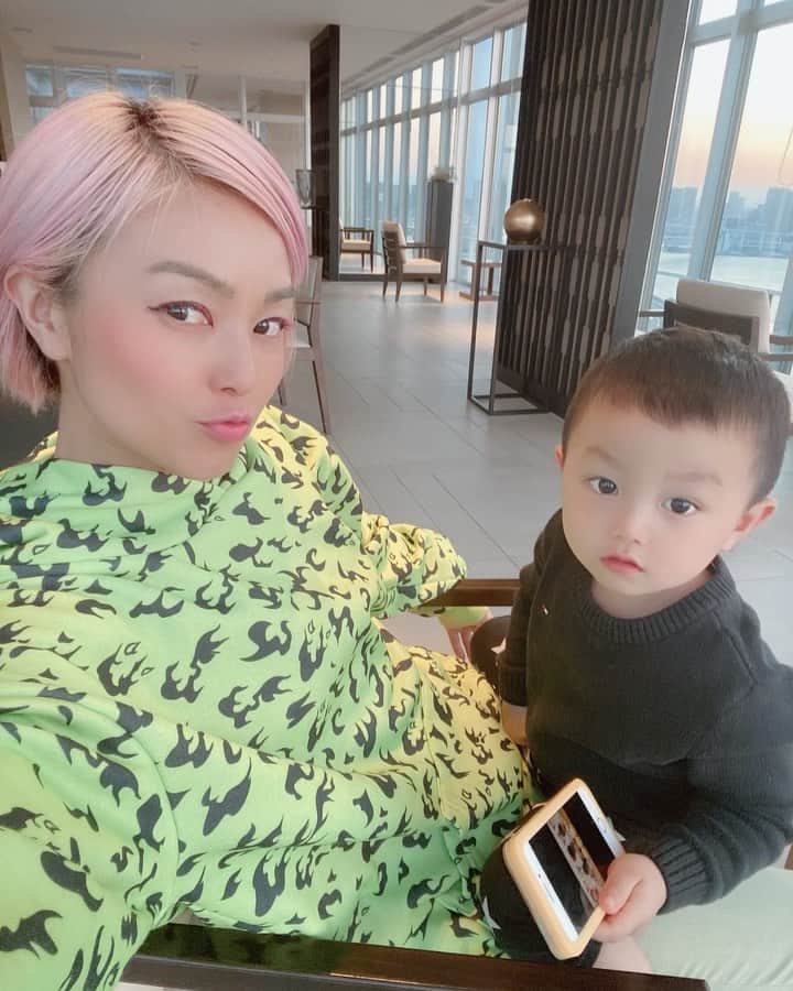 Nazukiのインスタグラム：「🏡 𐊡𐊫𐊯𐊤𐊣 𐊦𐊪 𐊗𐋏𐊤 𐋏𐊫𐋍𐊖𐊤 🏡  親子遊び✌️✌️✌️ Parent and child play✌️✌️✌️ #Parentandchildplay #boredinthehouse  #pardntandchild #stayhome #myhome #photography  #photo #親子遊び #親子　#自粛　#おうちあそび」