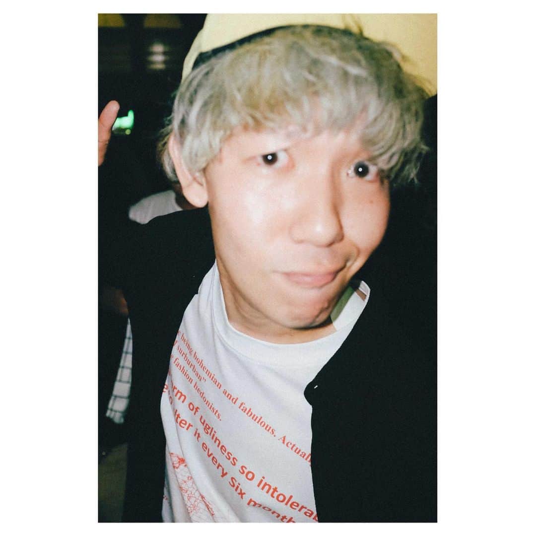 のインスタグラム：「いつぞやの私。（2018.09.15 広島）#多分 #酔 #スタッフ #ぽん #なんともいえない #アンニュイ #顔 @junpeihiyoshi」