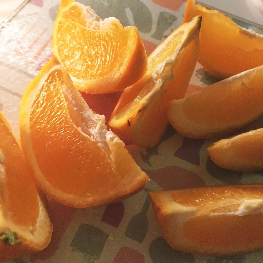 吉良穂乃香のインスタグラム：「🍊 #オレンジ#フルーツ#おうち時間」