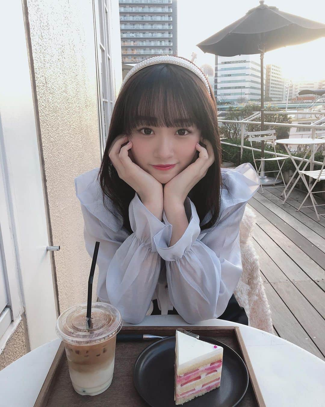 音嶋莉沙さんのインスタグラム写真 - (音嶋莉沙Instagram)「結構前に、しょことカフェに行ったよ🍰﻿ しょことよくカフェに行くことが多いよん☺️﻿ ﻿ 初めて行ったカフェやったけど﻿ 凄くオシャレなカフェだった✨﻿ ﻿ カフェ巡り好きやから、また落ち着いたら行きたいなぁ〜﻿ ﻿ ﻿ ﻿ ﻿ ﻿ #カフェ　#カフェ巡り　#tyharbor　#過去pic」5月3日 23時27分 - otoshima_risa