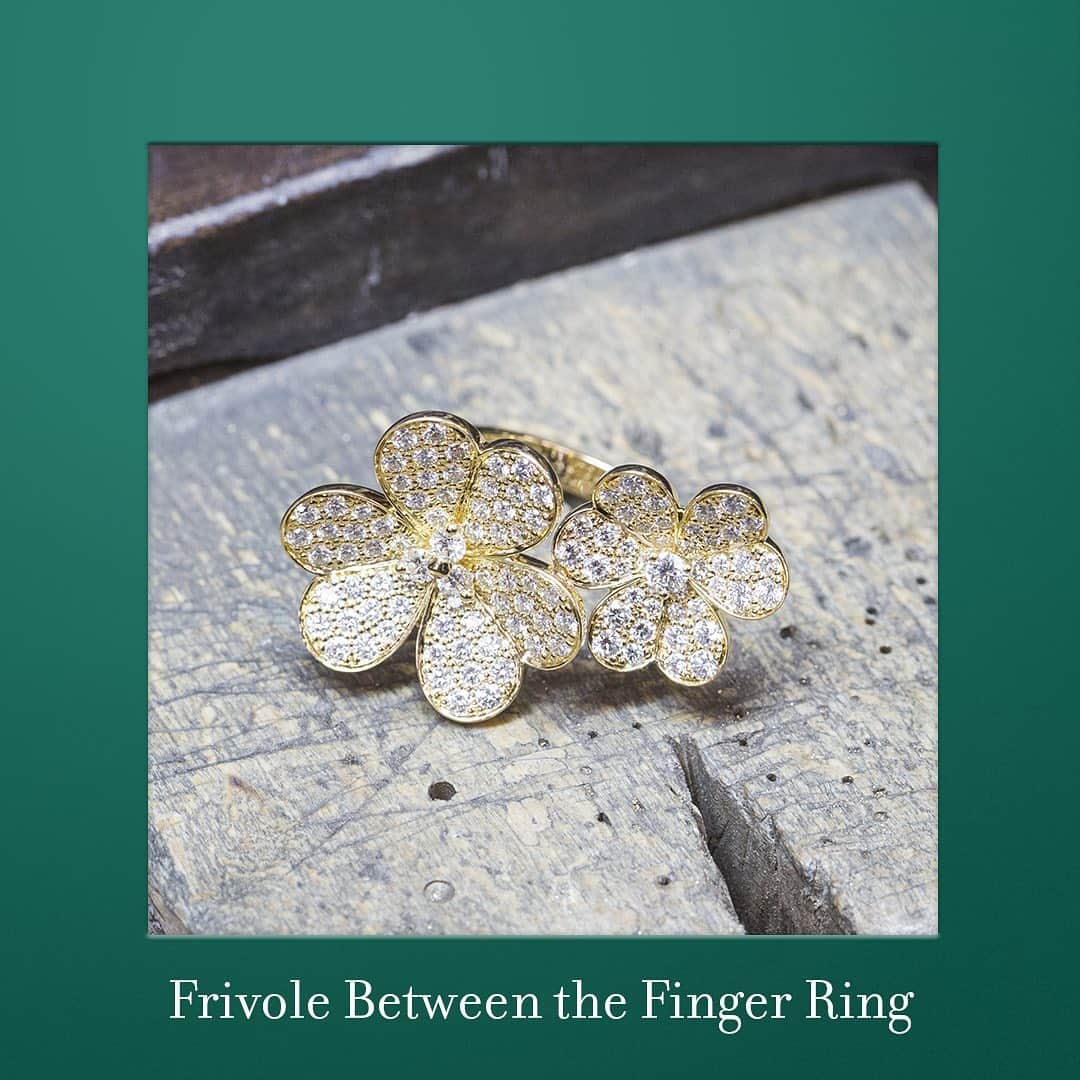 ヴァンクリーフ&アーペルさんのインスタグラム写真 - (ヴァンクリーフ&アーペルInstagram)「Behind the brilliance of the Frivole creations, Van Cleef & Arpels' meticulous jewelers pierce the gold structure to enable light to pass through the diamonds.  #VCAflora #VCAfrivole #VanCleefArpels」5月3日 23時32分 - vancleefarpels