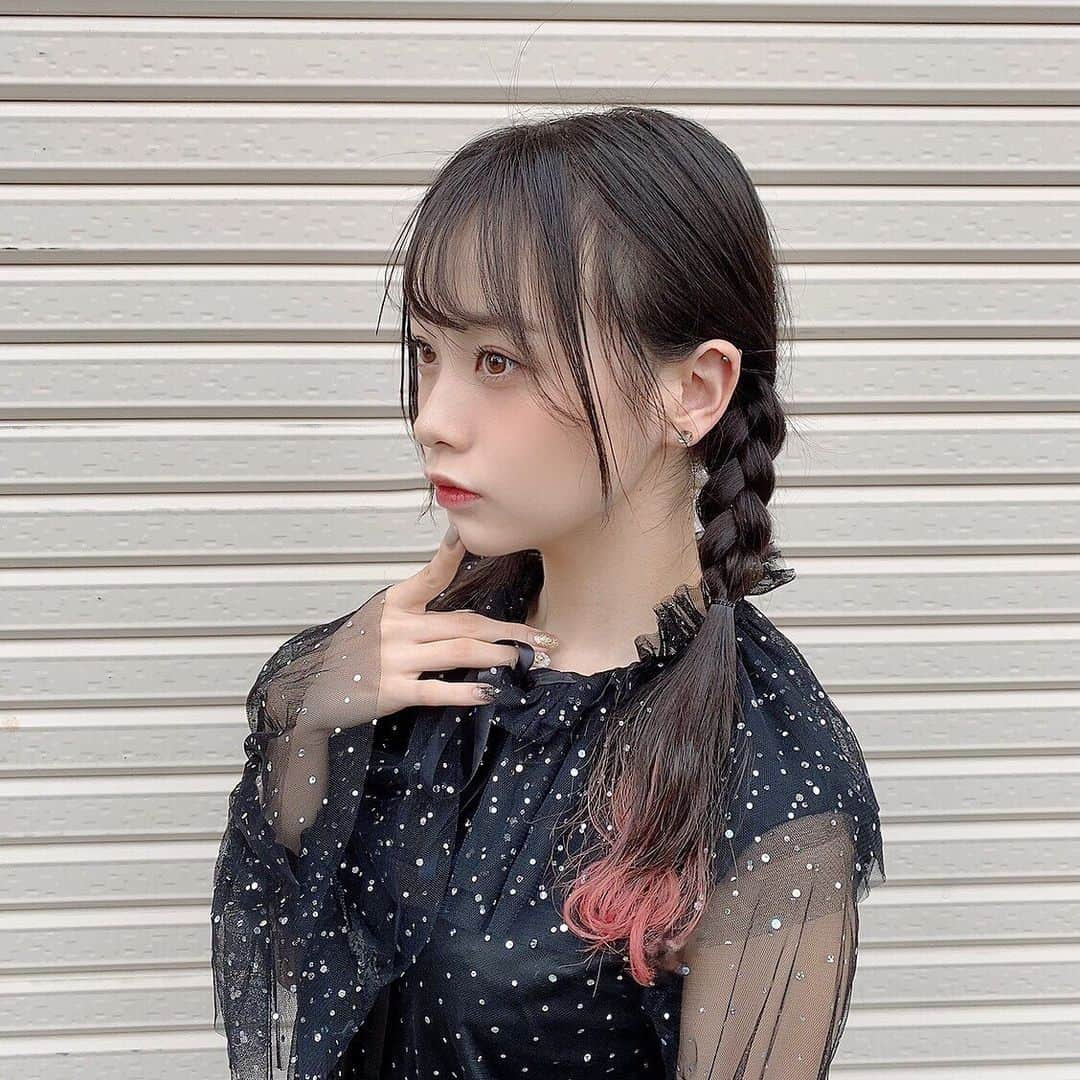 横山結衣さんのインスタグラム写真 - (横山結衣Instagram)「キラキラお洋服のみつあみちゃんなの🎀🎀」5月3日 23時47分 - yoko_yui_team8