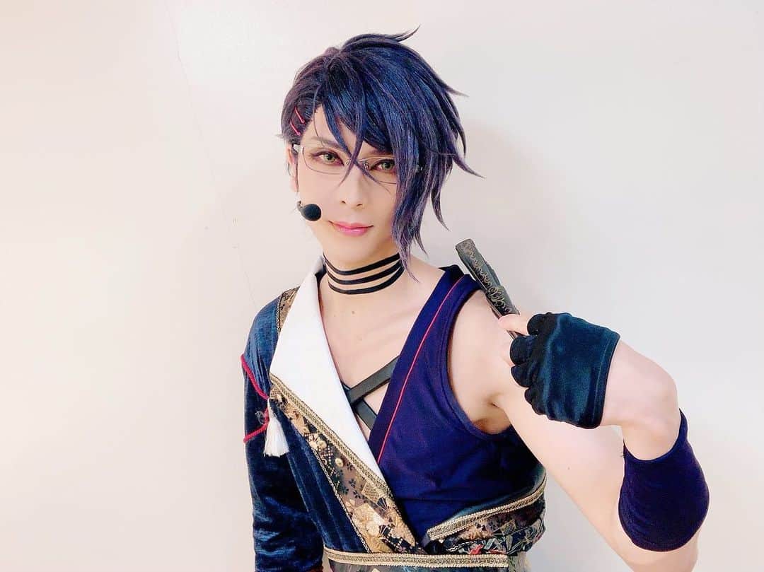 仲田博喜のインスタグラム：「#ミュージカル #刀剣乱舞 #葵咲本紀 #ありがとう #配信 #DMM #本丸 #仲間  家族のような存在.大切な人を守る為に今自分ができることを…。 皆さんも其々の本丸で過ごされてると思いますが、  自分ももう暫くいてみましょか。  #刀ミュ  #ほなまた」