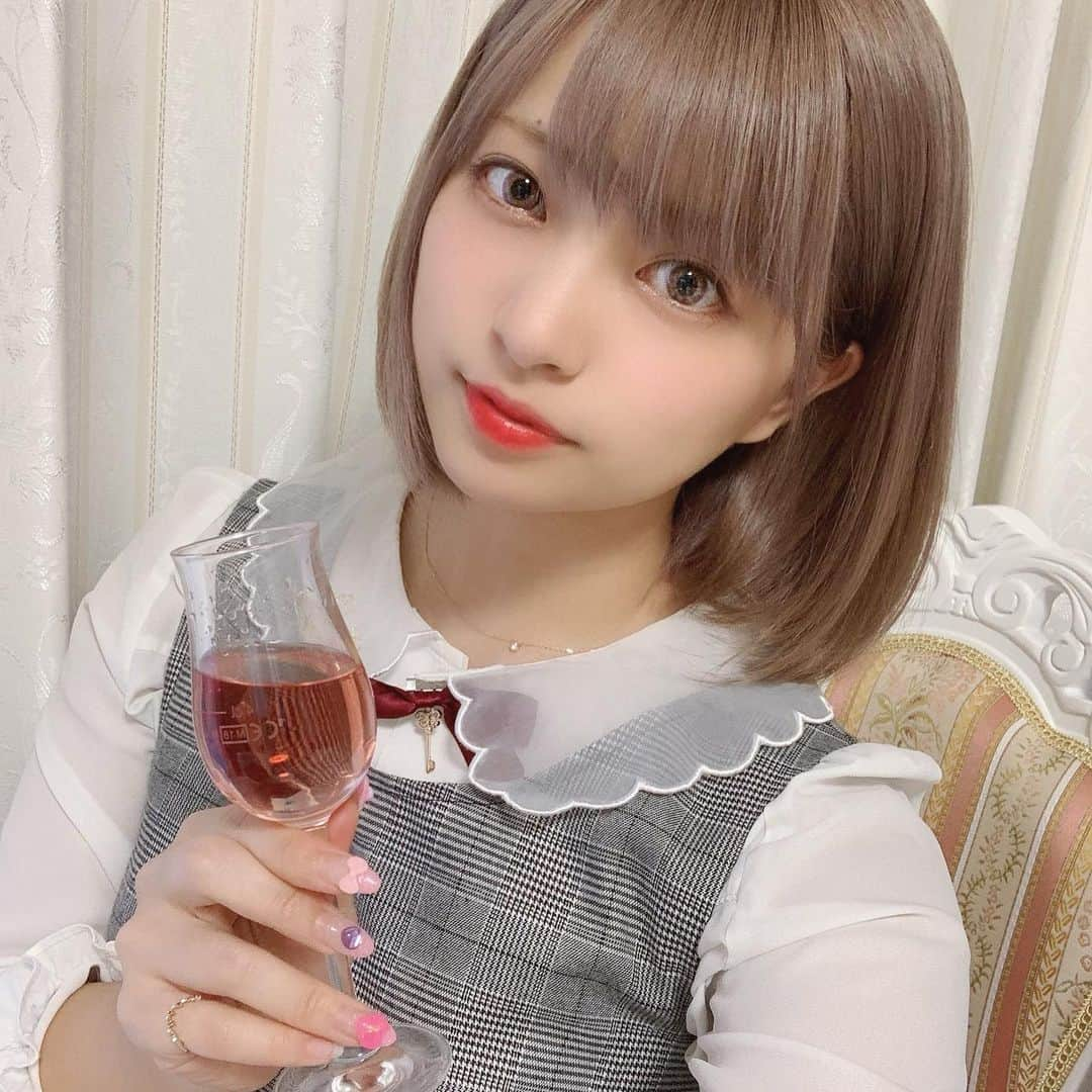 根尾あかりのインスタグラム