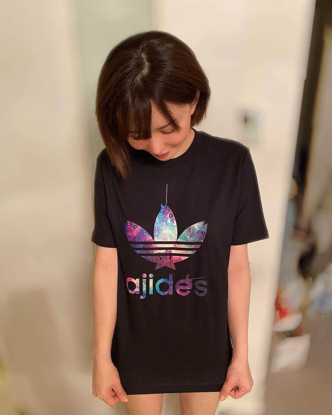 里美ゆりあのインスタグラム：「大きめのアジ釣りに行きたい🐟  #釣り #自粛 #アジダス #アジデス  #おうち時間」