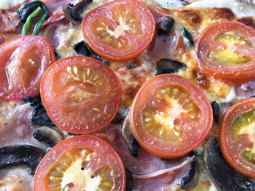 徳永千奈美さんのインスタグラム写真 - (徳永千奈美Instagram)「Made pizza for lunch 🍕💖 #stayhome  #homemade  #pizza #昨日の夜もピザ #グルテンフリー #とは程遠い生活」5月4日 11時12分 - chinami.tokunaga