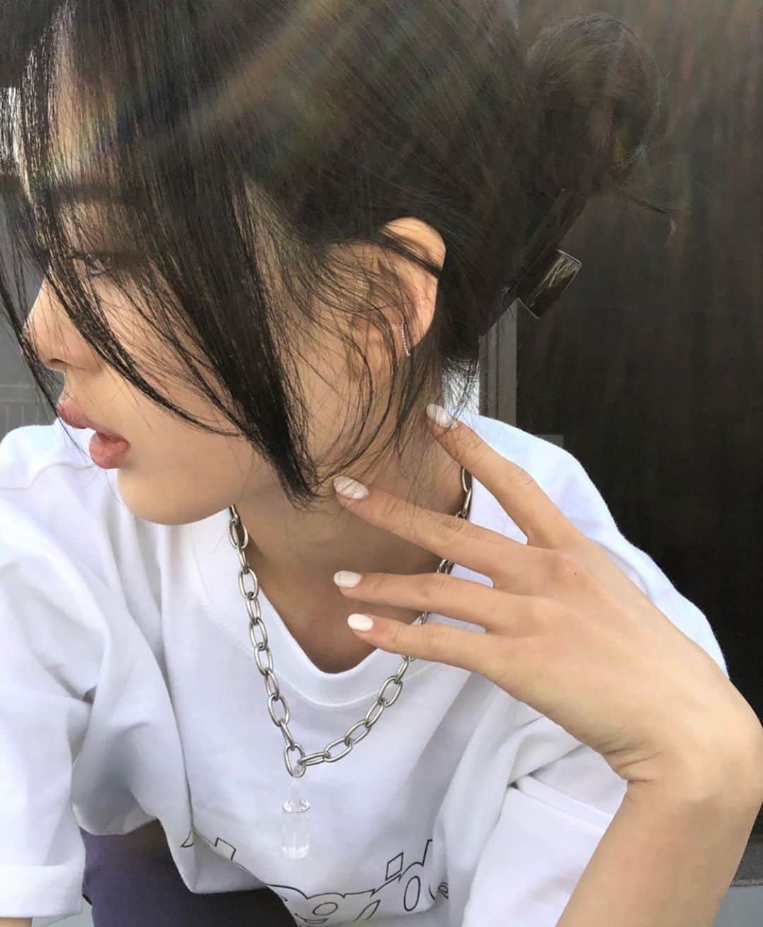 原涼香のインスタグラム：「透けるバングとおくれ毛 かわいい 🤍 ㅤㅤㅤㅤㅤㅤㅤㅤㅤㅤㅤㅤㅤ」