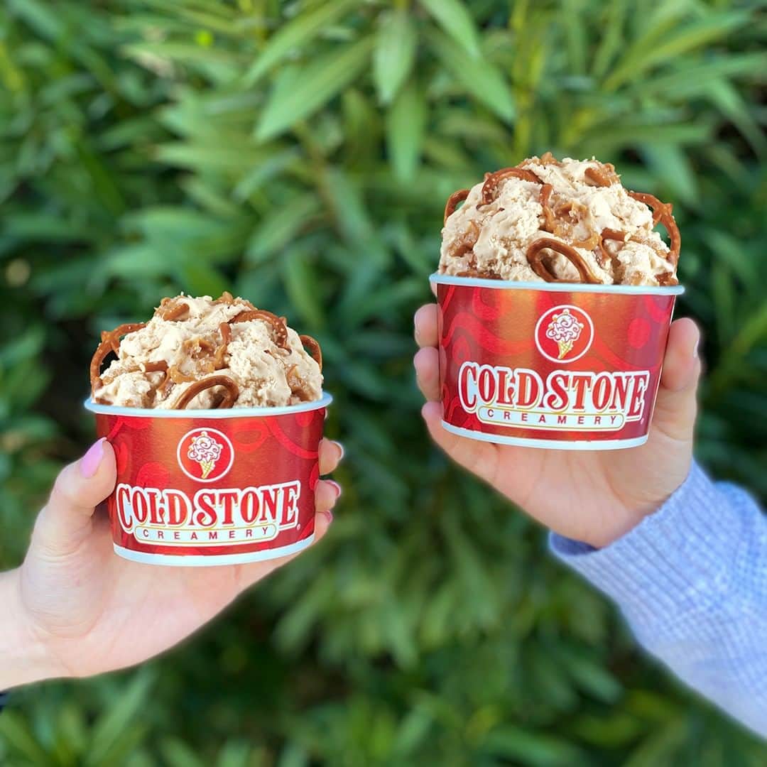 コールド・ストーン・クリーマリーのインスタグラム：「Try our NEW Peanut Butter Cookie Dough Ice Cream in a sweet and salty Creation! This Peanut Butter Pretzel Time™ Creation is mixed with Pretzels, Sugar Crystals and REESE’S Peanut Butter Sauce🥜🍫 Order online today!」