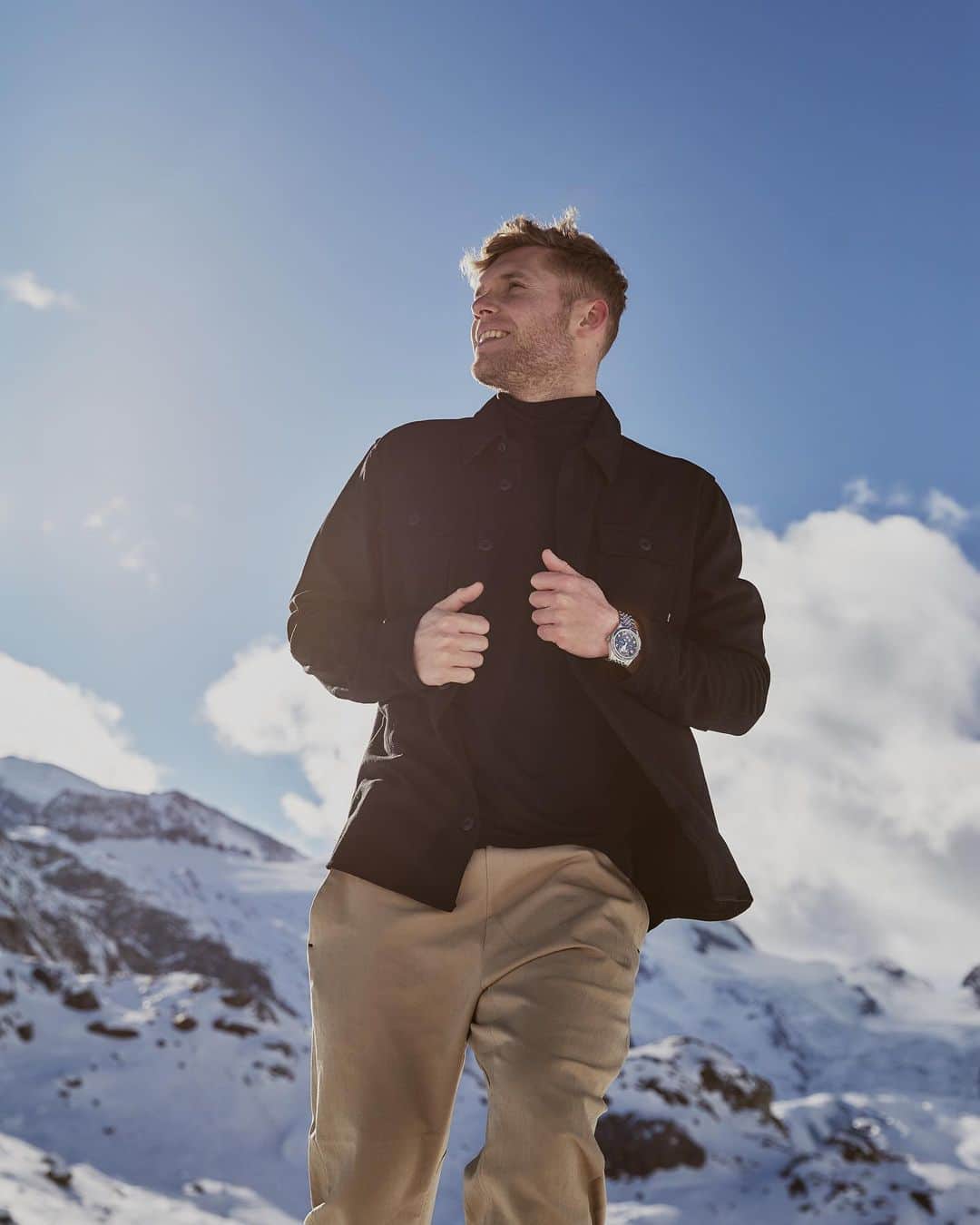 ケビン・マイヤーのインスタグラム：「Les endroits inspirants me manquent. Souvenir de Saint Moritz avec Montblanc. Le grand air devant un glacier ❄️ #montblanc1858  #stayathome」