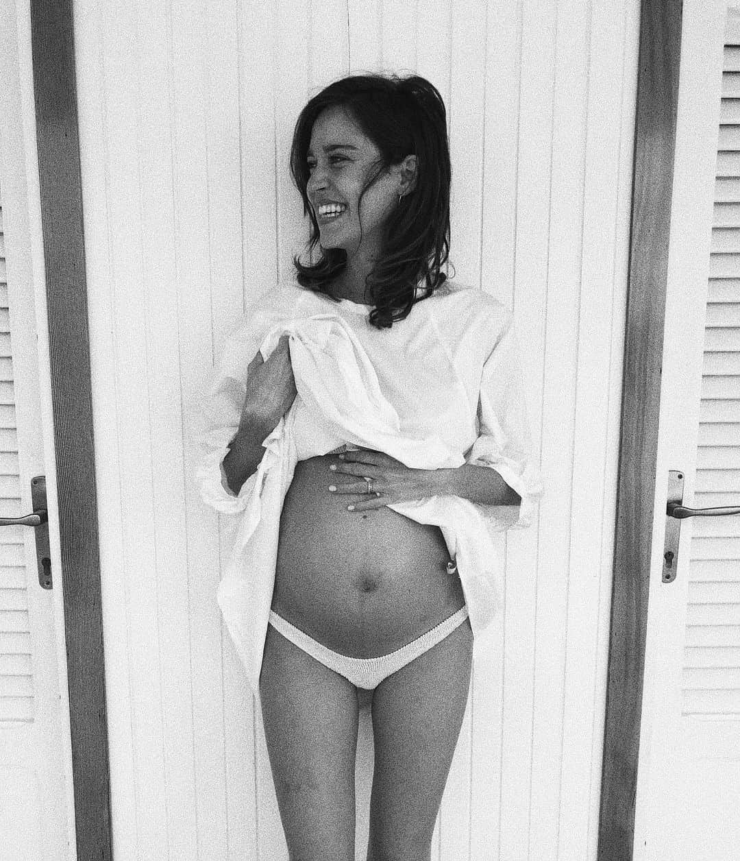 マチルダ・ルッツのインスタグラム：「Two summers ago, when I gave many things for granted. This is a promise to remind myself to not do that anymore. Remind yourself the things you are grateful for. #thankyouhealthcareworkers #thankyoulife」