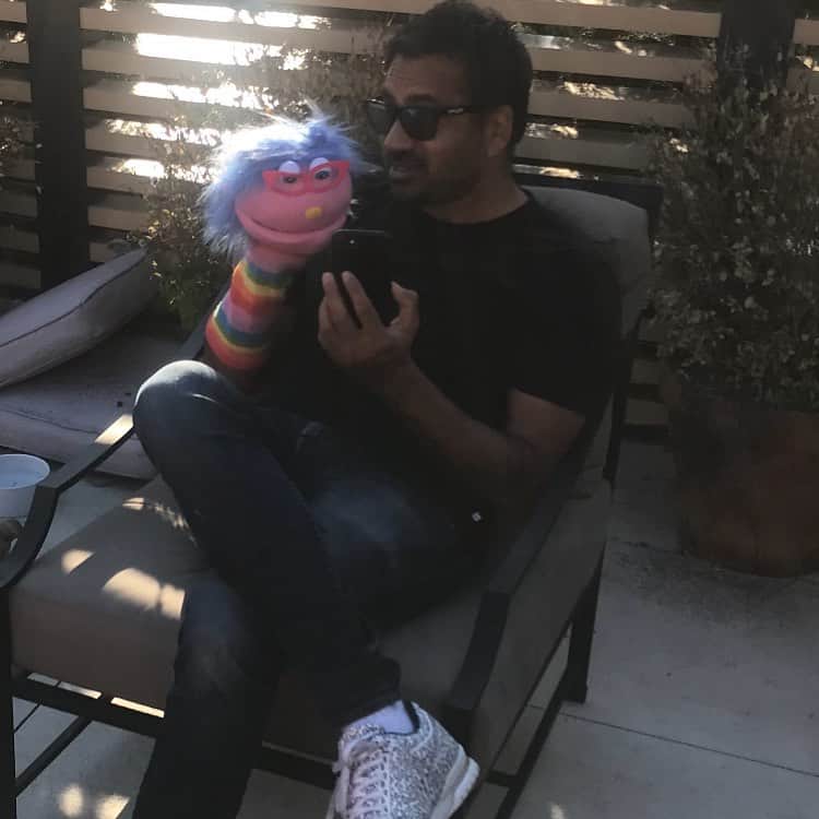 カル・ペンのインスタグラム：「Drinks + FaceTiming all my friends who have kids in as non-creepy a way as possible.」