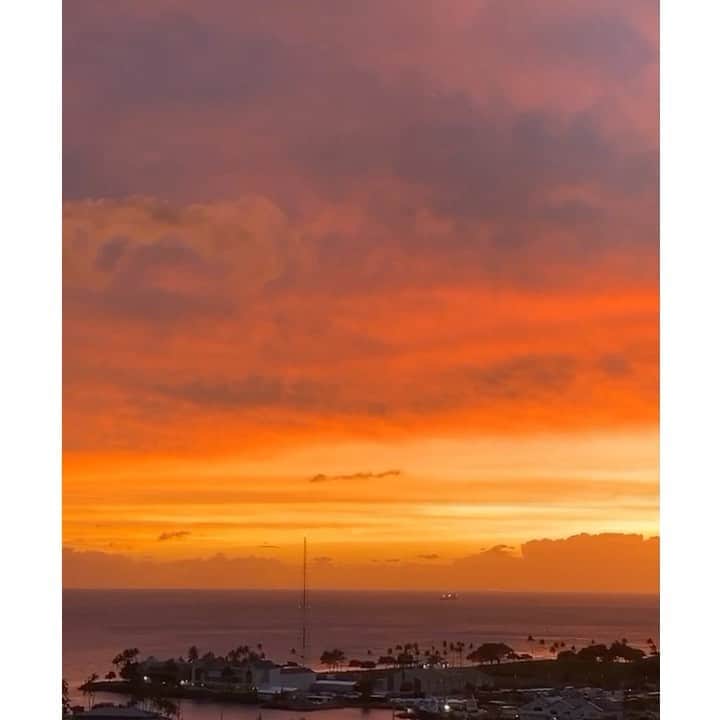 ジェラ・マリアーノのインスタグラム：「Mother Nature you win always✨」