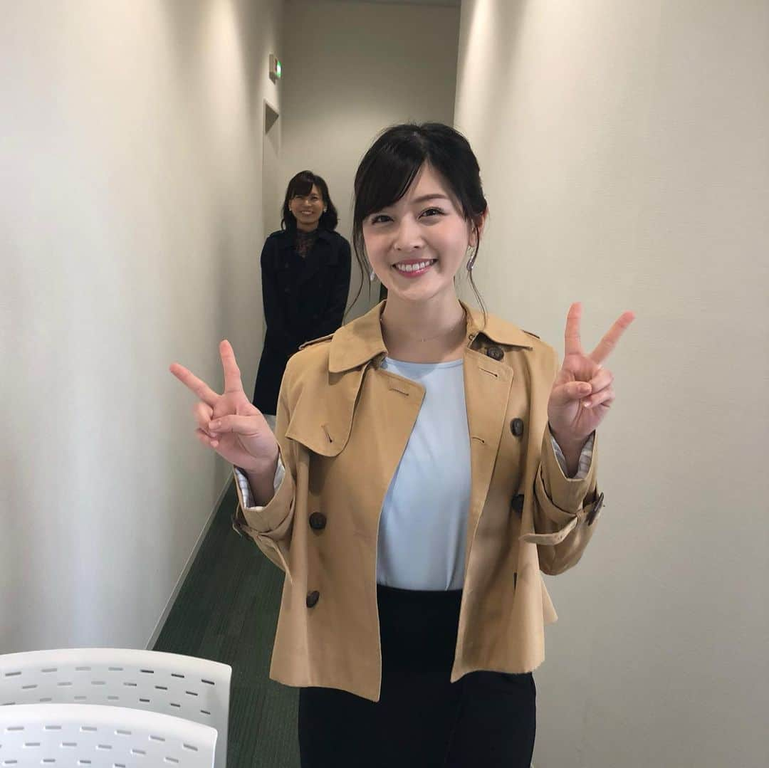 中村秀香さんのインスタグラム写真 - (中村秀香Instagram)「【丸田さんを探せ！上級編】 .  丸田さんはどこにいるでしょうか…？（１枚目） .  丸田さんと、 どこに隠れるか相談していたら 『じゃあ、私、鼻だけだしますわ！』と言って下さり実現したこの写真 。  丸田さんファンの方なら、きっと見つけられるはず！笑 .  #すまたん #丸田絵理子 さん #中村秀香 #だじゃれひでーかどーか」5月4日 7時54分 - hideka_ytv