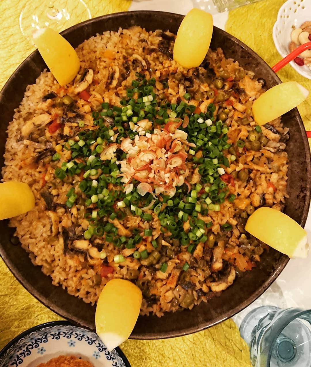 中島静佳さんのインスタグラム写真 - (中島静佳Instagram)「鰻のパエリア  食べることが一番の楽しみになってしまっています そしてお腹が空いていないのに食べてしまう#悪循環」5月4日 7時56分 - shizuka617nakajima