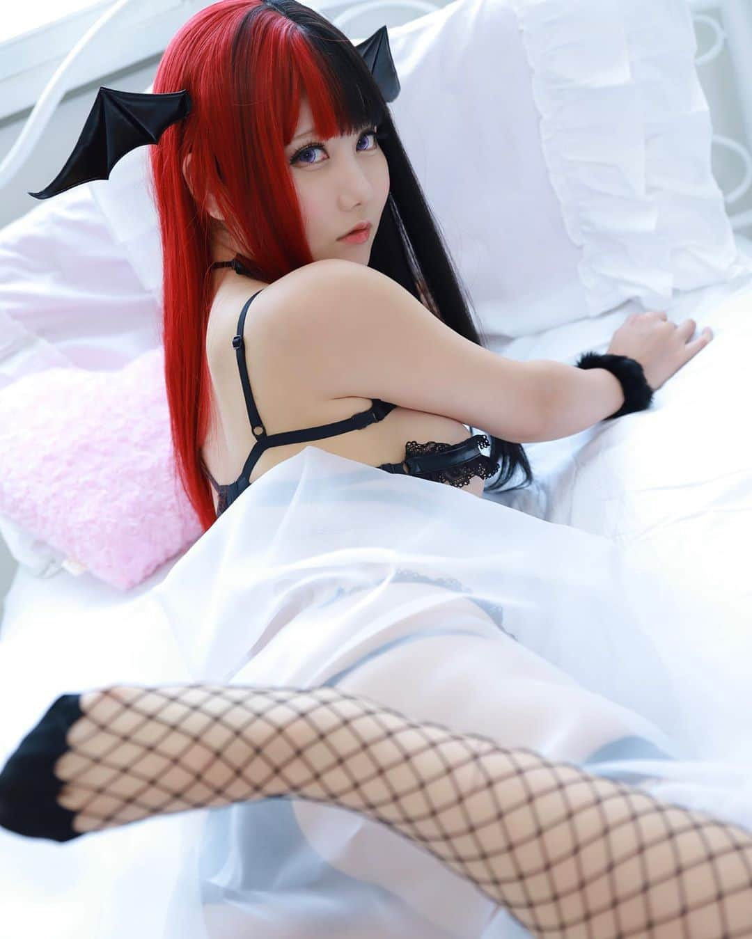 小鳥遊くれあさんのインスタグラム写真 - (小鳥遊くれあInstagram)「サキュバスROM「Succubus×Servant」  https://booth.pm/ja/items/1575145  #booth_pm  #cosplayer #角色扮演  #サキュバス #succubus #コスプレイヤー  #asiancosplay  #グラドル #グラビア  #japanesegirl #萌 #自拍 #模特 #粉我 #tbt #swag #动漫 #扎心了#맞팔 #东京 #몸스타그램 #インスタグラビア #Instagravure #cosplay #JapaneseGirl #pinupGirl #bajutidurseksi」5月4日 19時36分 - kurea_primo