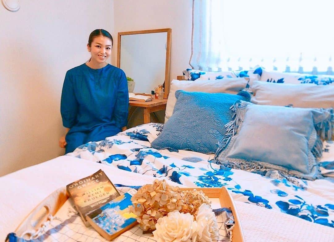 田中沙百合のインスタグラム：「一番好きな色は ブルーです😊🟦 お洋服もなんでもブルーを 選びがち🟦😙👍 そしてロイヤルブルーが ラッキーカラー😊🟦 #ブルー #ブルーコーディネート  #青 #空色 #ロイヤルブルー #ミス日本酒 #ミスサケ #剣道　#剣道女子」