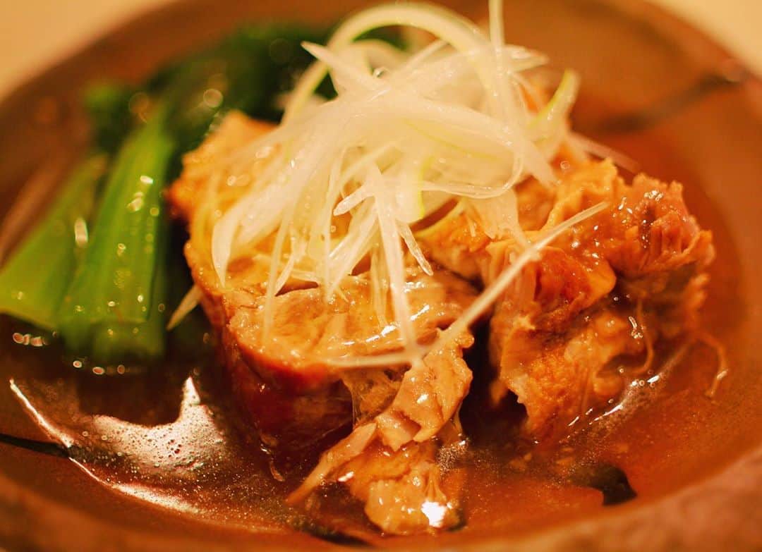 のインスタグラム：「これは美味しい🤦‍♀️🤦‍♀️ 史上最高角煮できました◎ . #おうちご飯 #ごちそう #角煮 #おうち時間 #料理 #みすずご飯」