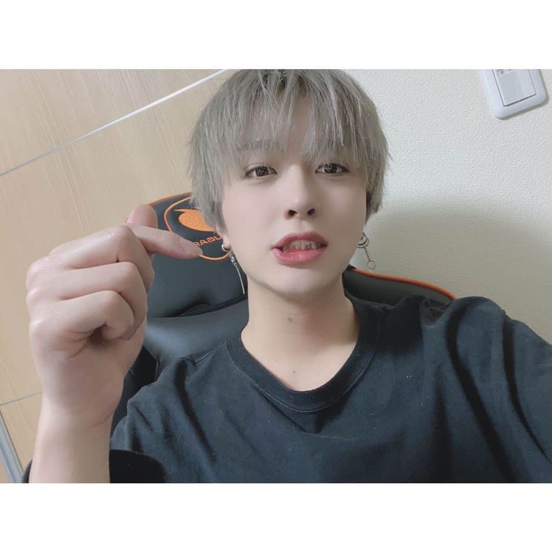 HIROTOのインスタグラム：「#ivvy #hiroto #selca #photo #jpn #artist #me #l4l #팔로우 #셀카 #instagram #instagood #instasize」