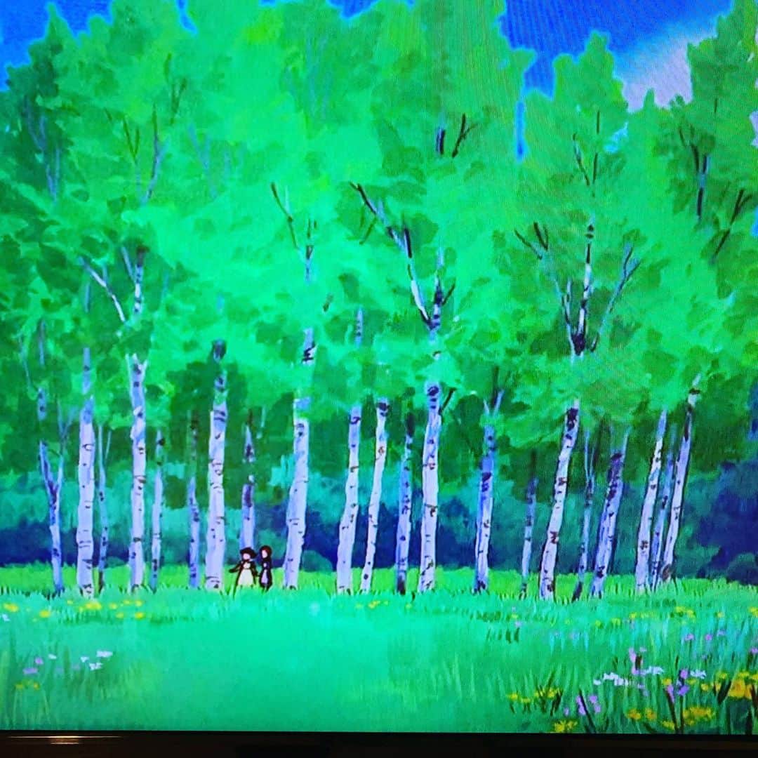 大月さゆのインスタグラム：「今日は🌳みどりの日🌳﻿ ﻿ 「自然にしたしむとともにその恩恵に感謝し、豊かな心をはぐくむ」ことを趣旨とするそうです。﻿ ﻿ ﻿ テレビをつけたら﻿ 世界一の空想ガール「赤毛のアン」をやってた。﻿ 諦めていた🌳みどりの日🌳を堪能できました。﻿ ﻿ ﻿ #ダイアナと3人で﻿ #ピクニック﻿ #みどりの中の空想ごっこで豊かな心を育む」