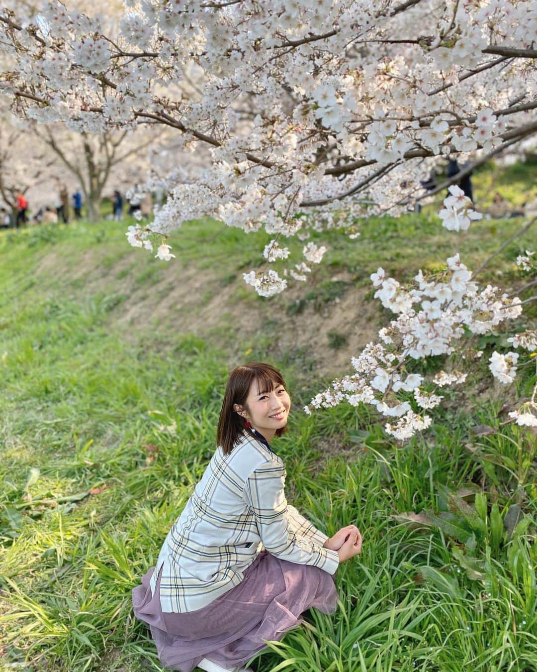 古川真奈美さんのインスタグラム写真 - (古川真奈美Instagram)「.﻿ .﻿ . ﻿ 気がつけば、春が終わりかけている…😶😶😶🌸﻿ ﻿ ﻿ もう半袖でいいんじゃないかと思うくらいあたたかくなったな☀️﻿ ﻿ ﻿ ﻿ ﻿ ﻿ #いつしかの桜 #桜﻿ #instalike #instamood ﻿ #ow #instapic #instaphoto﻿ #girl　#follow #followme  #gravure  #japanesegirl  #selfies  #インスタグラビア﻿」5月4日 20時10分 - mana_0619