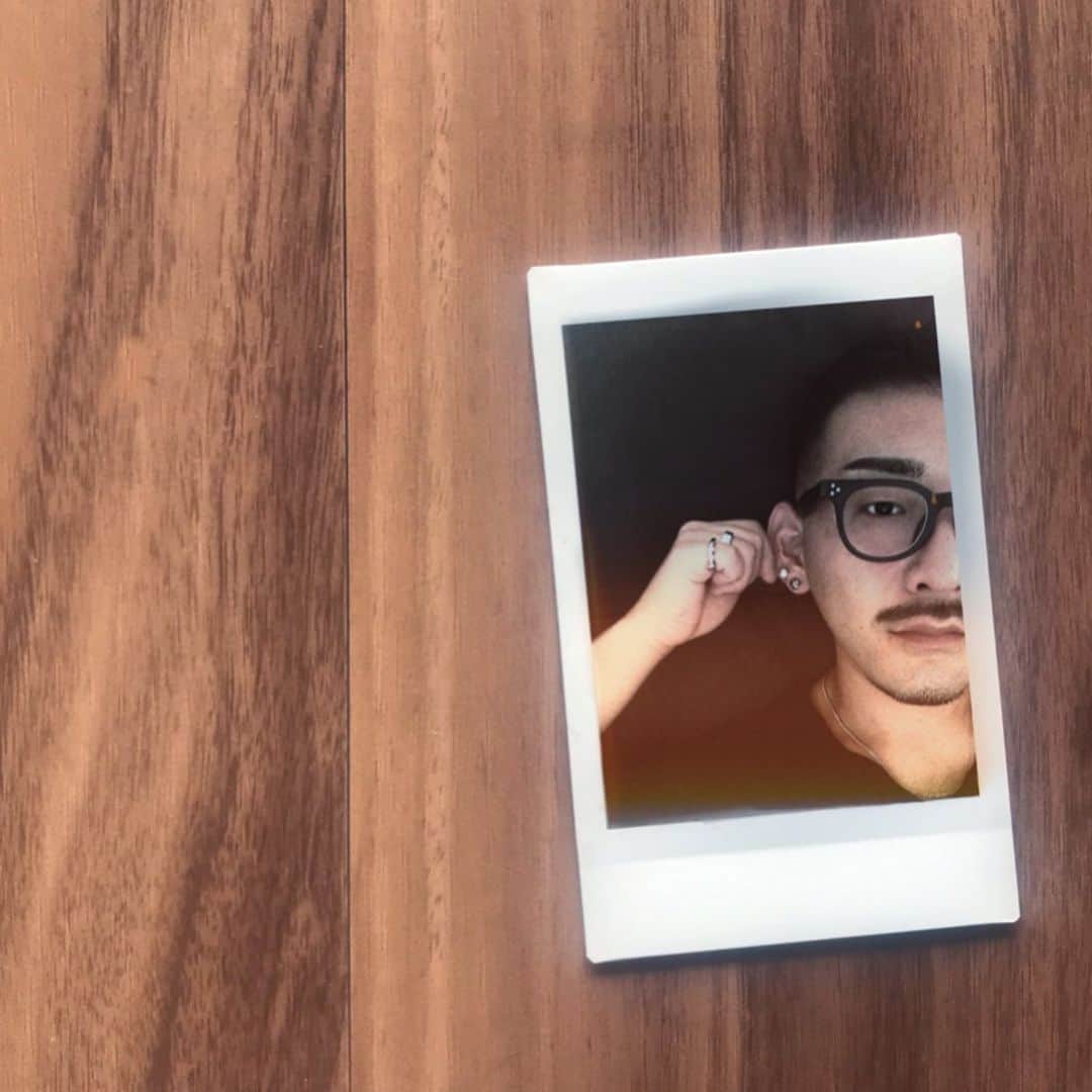 倉岡晋也のインスタグラム：「Building ✔︎ Little universe on my ears  #iloveyou #may2」