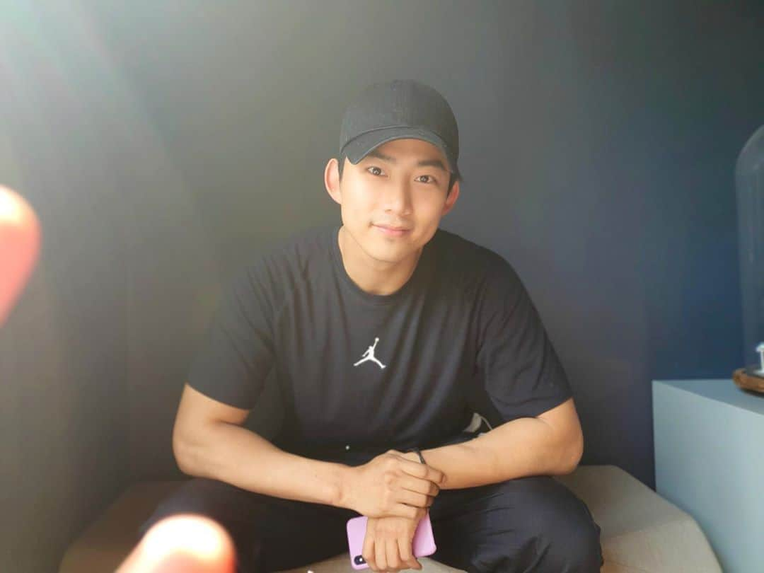 テギョンさんのインスタグラム写真 - (テギョンInstagram)「꼬맹이조카가 바라본 삼촌」5月4日 12時33分 - taecyeonokay