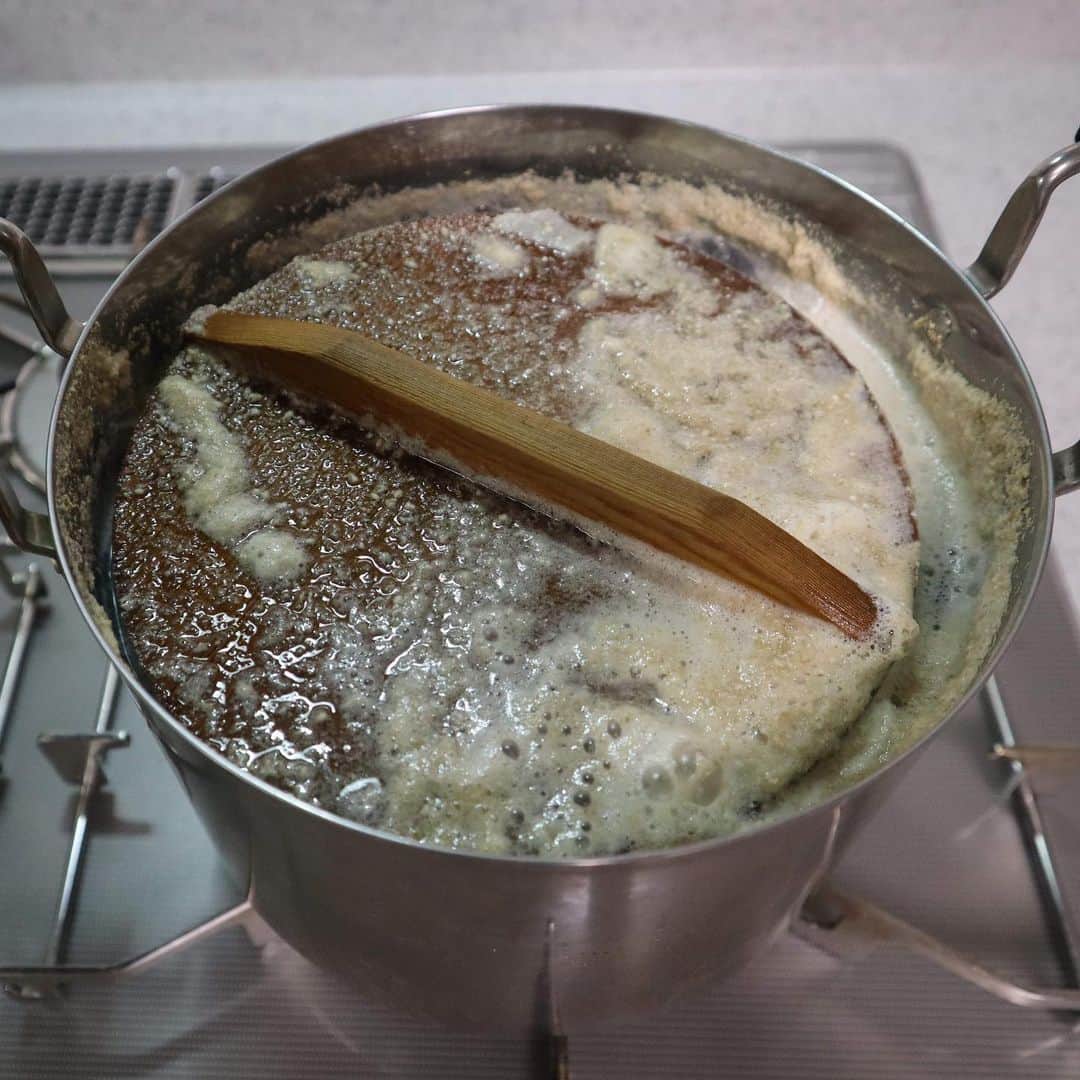 クッキングSパパさんのインスタグラム写真 - (クッキングSパパInstagram)「昨日、動画撮影の合間に作った地元産の筍の土佐煮 一晩放置して煮含めたので、味染みっ染みで旨し！ 旬の物は安くて美味しいからいいですね～ #筍 #竹の子 #土佐煮 #Sパパ #クッキングSパパ #papadesuyo777 #料理好きな人と繋がりたい」5月4日 12時58分 - cookingspapa