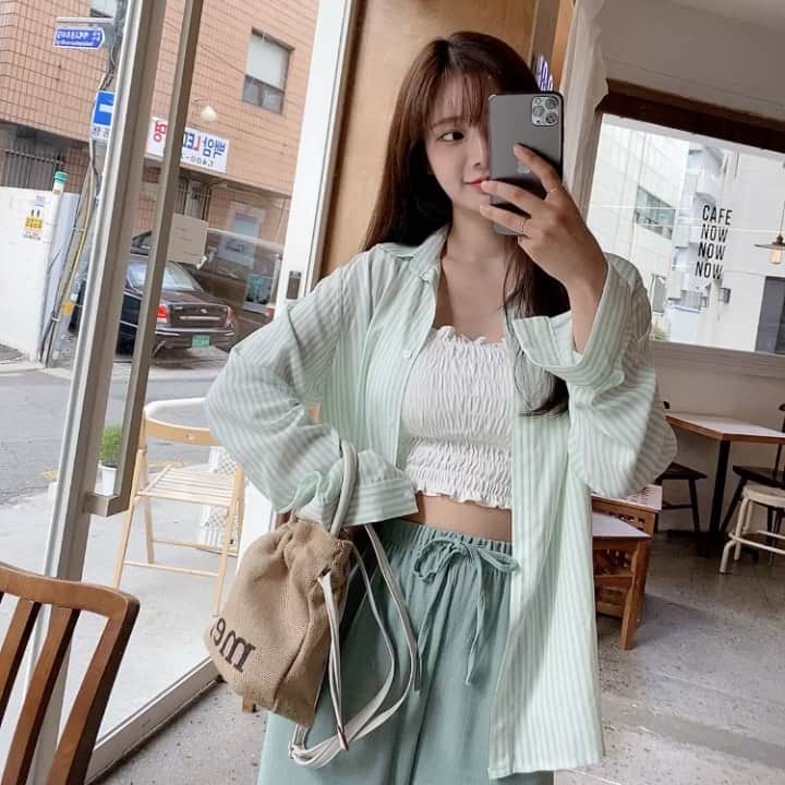 Chuuのインスタグラム：「맛점하세요💚💚 저는 예쁜신상 촬영중이에요~😘 #chuuseoul」