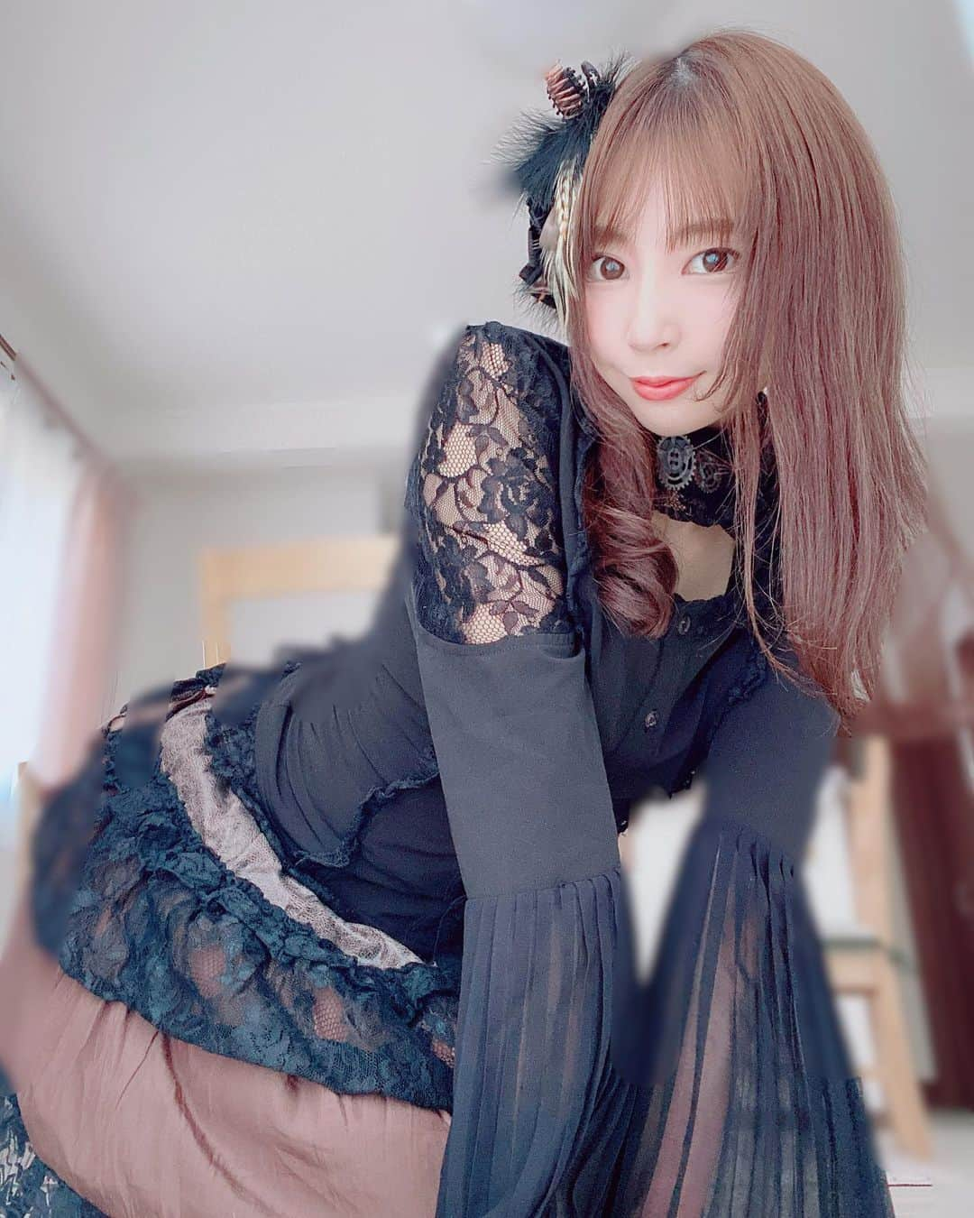 雪乃しほりのインスタグラム：「スチームパンクな衣装好きです‪︎‬︎❤︎ 早く ライブしたいな🥺🥺 #hello #black #steampunk #idol #girl #follow #followｍe #me#stayhome #love #instagood #fashion #スチームパンク」