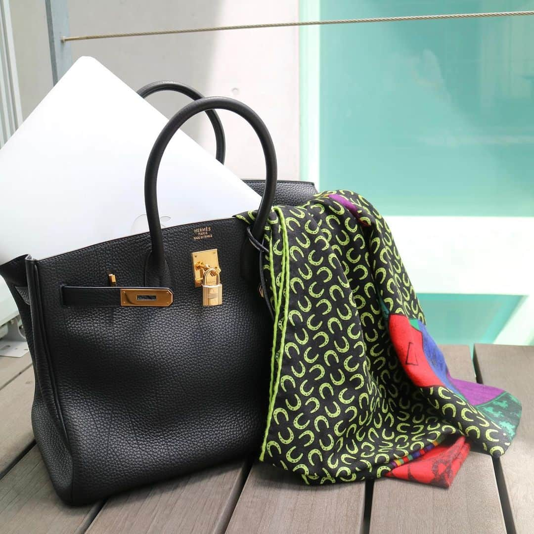 Vintage Brand Boutique AMOREさんのインスタグラム写真 - (Vintage Brand Boutique AMOREInstagram)「HERMES Togo #Birkin35 in black & horse print cashmere scarf  On webstore search for AO17128 for the scarf  The bag is only available at the store but we accept orders by DM. Please DM us if you are interested in the item!  Free Shipping Worldwide✈️ DM for more information ≫ ≫ ≫✉️ info@amorevintagetokyo.com  #ヴィンテージ #エルメス  #ヴィンテージエルメス #ヴィンテージブランドブティック #アモーレ #アモーレトーキョー #表参道 #青山 #東京 #hermes #vintage #vintageHermes #hermesvintage#amoretokyo #amorevintage #vintageshop」5月4日 14時18分 - amore_tokyo