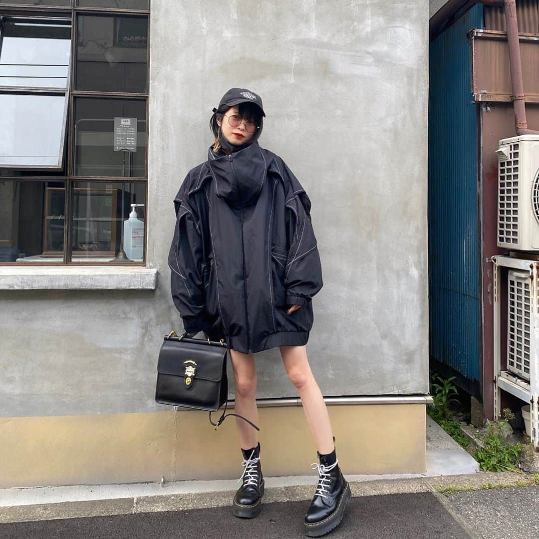 永井亜子さんのインスタグラム写真 - (永井亜子Instagram)「撮り溜め小出し🐈  @hachibalmung  @plus_rip_charm  @drmartens_japan」5月4日 14時41分 - ako_nagai