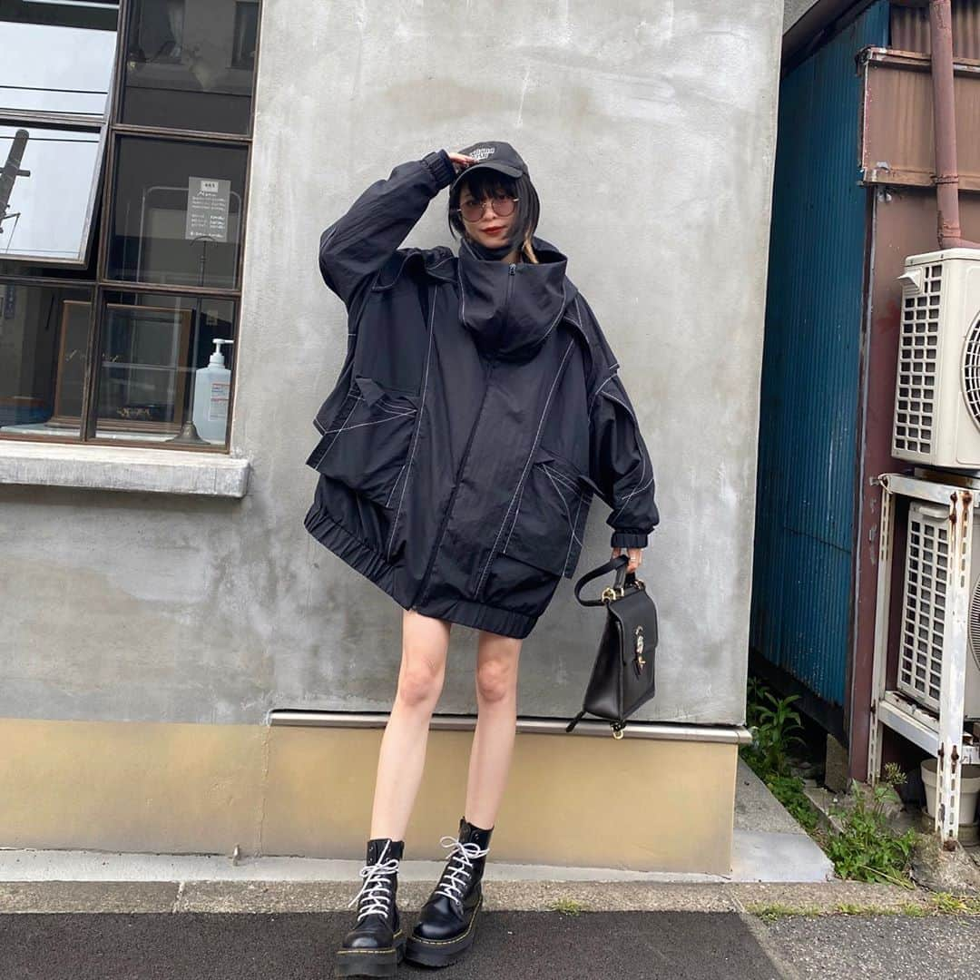 永井亜子さんのインスタグラム写真 - (永井亜子Instagram)「撮り溜め小出し🐈  @hachibalmung  @plus_rip_charm  @drmartens_japan」5月4日 14時41分 - ako_nagai