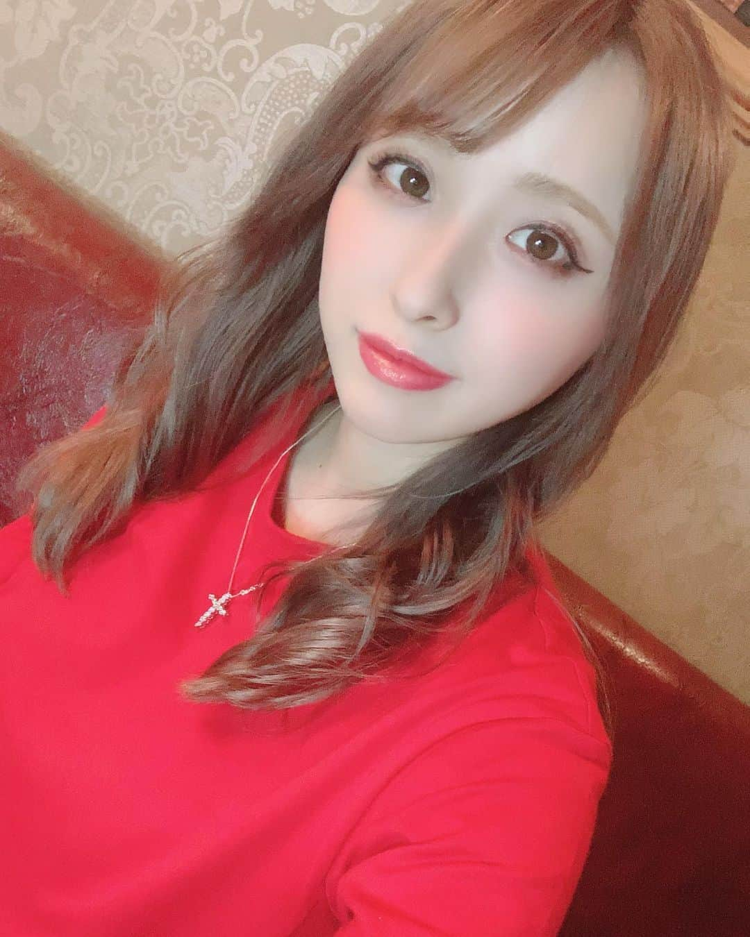 辺見玲菜さんのインスタグラム写真 - (辺見玲菜Instagram)「最近本当に化粧しないから久しぶりにすると化粧の仕方忘れてる...💄💅 #メイク #メイクアップ  #忘れがち #化粧 #最近ファンデーションやめました」5月4日 14時52分 - renastagram1222