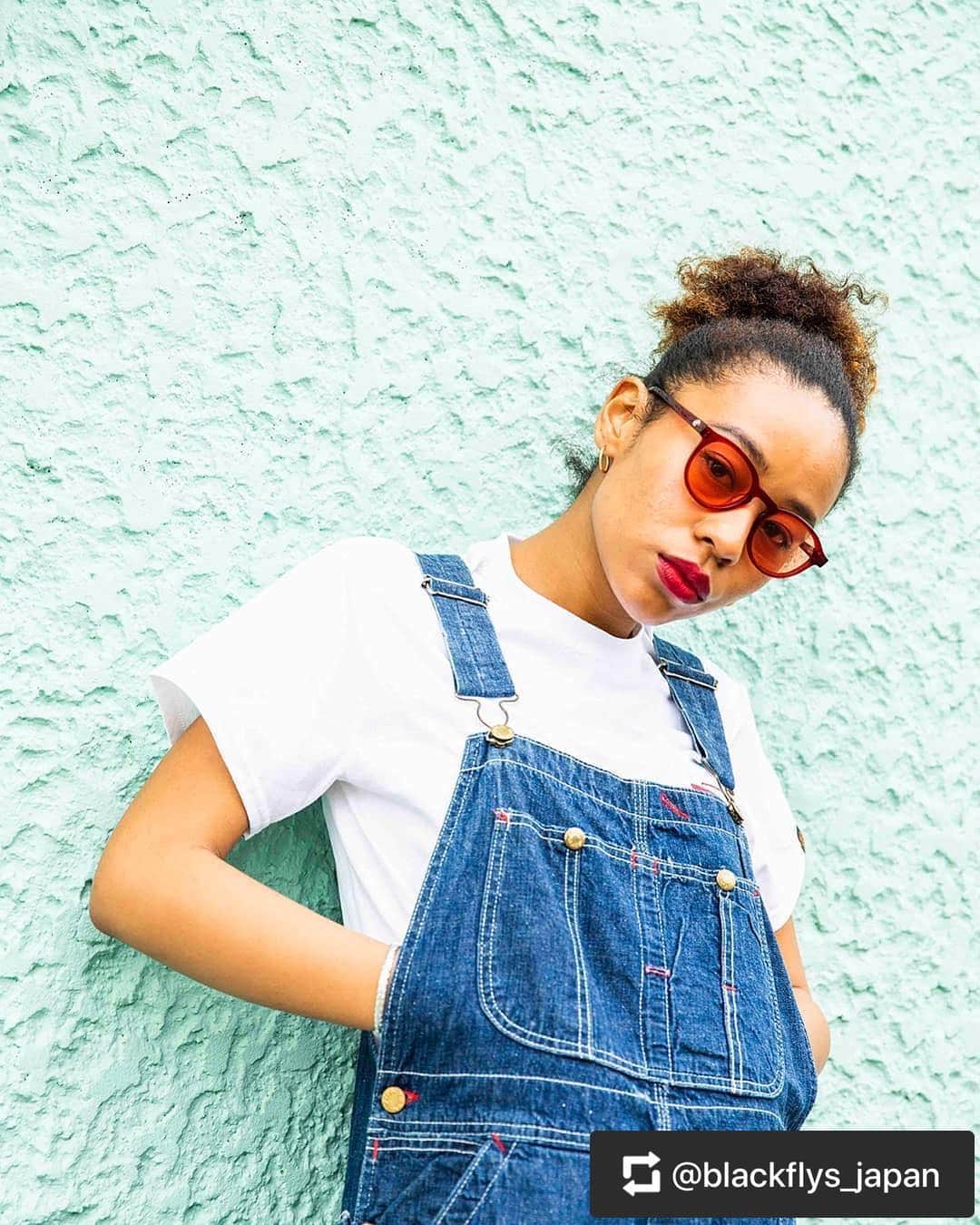 齋藤美波のインスタグラム：「🕶👠🕶 私も愛用してるサングラス BlackFlys Japanのホームページが リニューアルされたみたい♥️ 新作鬼可愛いので要check🤟🏾 私はもう新作注文済み😎 ・ #Repost BlackFly Japanのホームページがリニューアルしました。 今月から遅滞していた2020モデルが 順次アップされていきます！ ・ またアウトレットページが常設されました。 随時アップデートされますのでお気に入り商品の お買い逃しがないようチェックしてみて下さい！  #blackflys_japan #blackflys #eyewear #sunglasses #lifestyle #fashion」