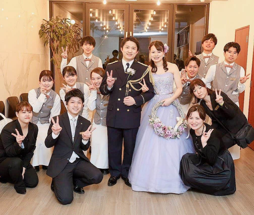 アンジェローブ 名古屋 結婚式場さんのインスタグラム写真 - (アンジェローブ 名古屋 結婚式場Instagram)「． @weddingisland_angerobe をフォローして、 『 #アンジェローブ 』のタグで. お写真を投稿してくださいね＊*. . ——————————. .  皆様の笑顔がたくさん見れる日が 早く来る事を願っています。 私たちがサポートします！  Planner :Yasuhiro Yamaguchi Coordinator:Arisa Furuta .  #花嫁のミカタ #結婚式応援 #ワンチーム花嫁 #マリッジエール #きずなじかん #結婚式の輪 . ——————————. . -アンジェローブの公式HPをcheck＊* http://www.angerobe.co.jp/sp/ -ブライダルフェアの予約はコチラから♪ http://www.angerobe.co.jp/sp/fair/ . ——————————. . ぜひ『 #アンジェローブ 』のハッシュタグで. ウェディングの写真を投稿してくださいね＊*. ステキなお写真はこちらのアカウントで． リグラムさせていただきます♪. . また『#アンジェローブ』のハッシュタグで． 投稿していただいた#アンジェ嫁 様は． 必ずフォローさせて頂きます💕  プレ花嫁さんも卒花嫁さんも． ずーっと繋がっていきましょう💕 ——————————. .  #カラードレス #プレ花嫁 #かわいい #結婚式準備 #卒花 #東海プレ花嫁 #名古屋プレ花嫁 #名古屋結婚式場 #婚約 #プロポーズ #港区 #金城ふ頭 #リーフブーケ #ラベンダードレス #パープルドレス #スタッフ集合 #ラトリエマリアージュ #lateliermariage」5月4日 16時12分 - weddingisland_angerobe